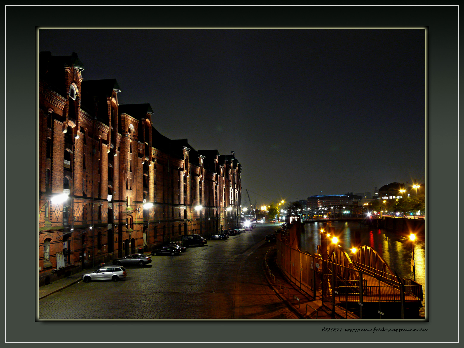 Leica, longexposure, noc, Německo, deutschland, lumix, Nacht, Hamburg, rám, hh, hartmann, Speicherstadt, Labe, rahmen, Manfred, nachtaufnahme, Hansestadt, langzeitbelichtung, norddeutschland, Niedersachsen, nachtfoto, unsernorden, mywinners, anawesomeshot, diamondclassphotographer, frhwofavs, theunforgettablepictures, Všude se prochází, goldstaraward