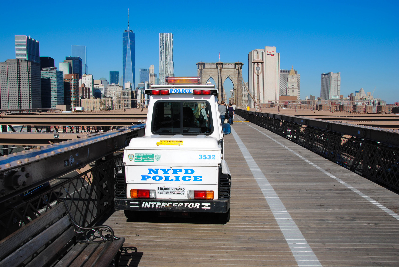 město, nebe, vozidlo, silnice, vlak, panoráma, most, provoz, Dálnice, doprava, Manhattan, Brooklyn, infrastruktura, pěší, cityview, budovy, newyork, modrá obloha, mrakodrapy, Brooklynský most, nypdpolice, pruh, veřejná doprava, Dálnice