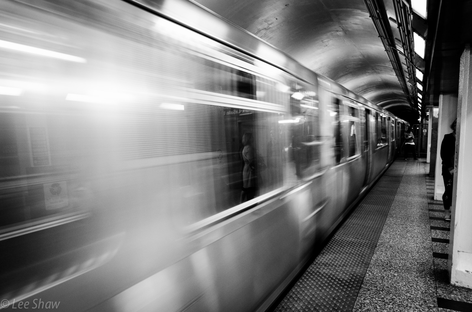 město, longexposure, Černý a bílý, Spojené státy americké, Chicago, stanice, vlak, podzemí, metro, hnutí, Nikon, CTA, Blueline, doprava, vlakové nádraží, slowshutterspeed, Iso500, Ctablueline, tamron1750f28, nikond5100