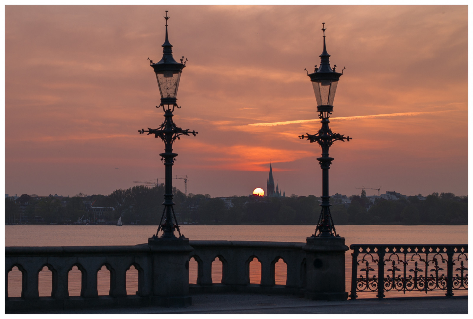 Strassenlicht, Sonnenuntergang, Silhouette, Skyline, Abend, Turm, Dämmerung, Leica, Hamburg, M, M240, Dämmerung, Beleuchtung, 365, Wahrzeichen, Sonnenuntergang, Alster, Ausenalster