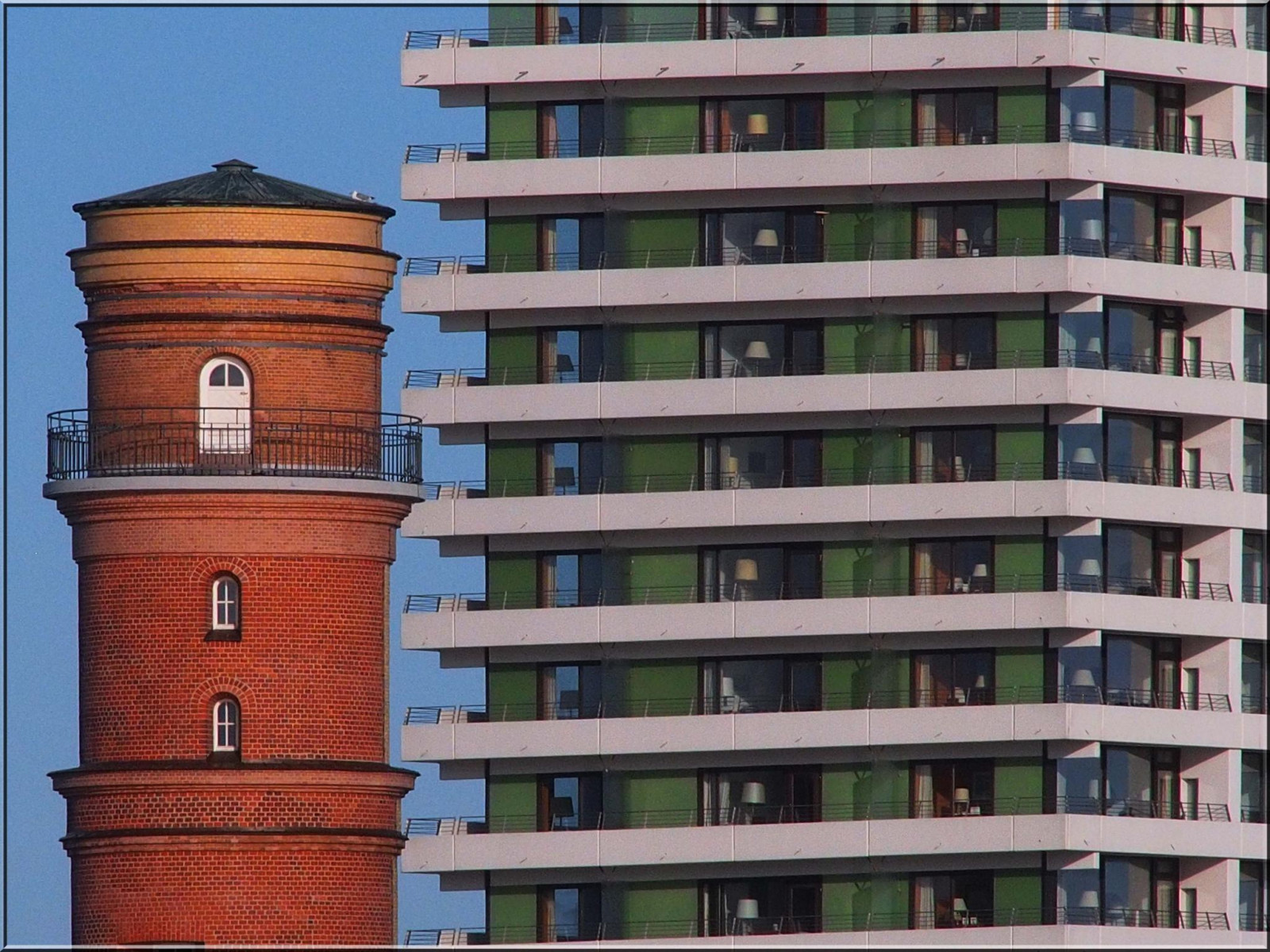 architektura, budova, mrakodrap, Německo, věž, maják, muzeum, 2015, deutschland, kondominium, Ostsee, Leuchtturm, fasáda, trave, ostseeleuchte, travem NDE, norddeutschland, panelový dům, Žaluzie okna, seezeichen, kulturdenkmal, wahrzeichenvontravem NDE