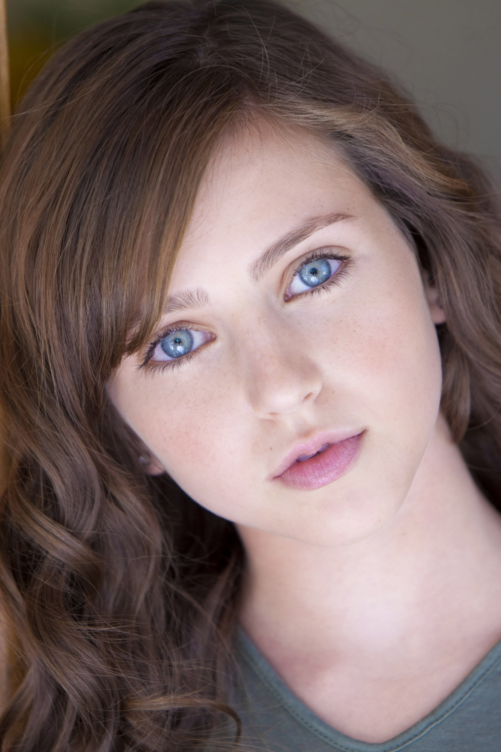 tvář, ženy, model, portrét, dlouhé vlasy, fotografování, modrý, černé vlasy, vlasy, pusa, nos, Osoba, kůže, hlava, dívka, krása, oko, žena, dáma, ret, blond, účes, tvář, portrétní fotografie, focení, hnědé vlasy, barvení vlasů, Lidské tělo, orgán, zblízka