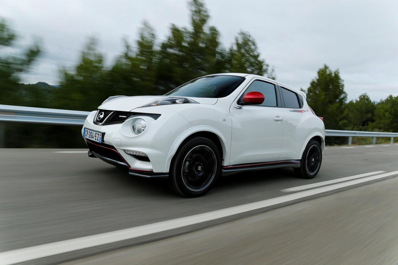 auto, vozidlo, Nissan, Nissan Juke, netcarshow, netcar, obrázky vozidel, photo auto, 2014, kolo, Juke Nismo, pozemní vozidla, automobilového designu, automobilový exteriér, automobil make, luxusní vůz, rodinný vůz, sportovní užitkové vozidlo, Kompaktní sportovní užitkové vozidlo