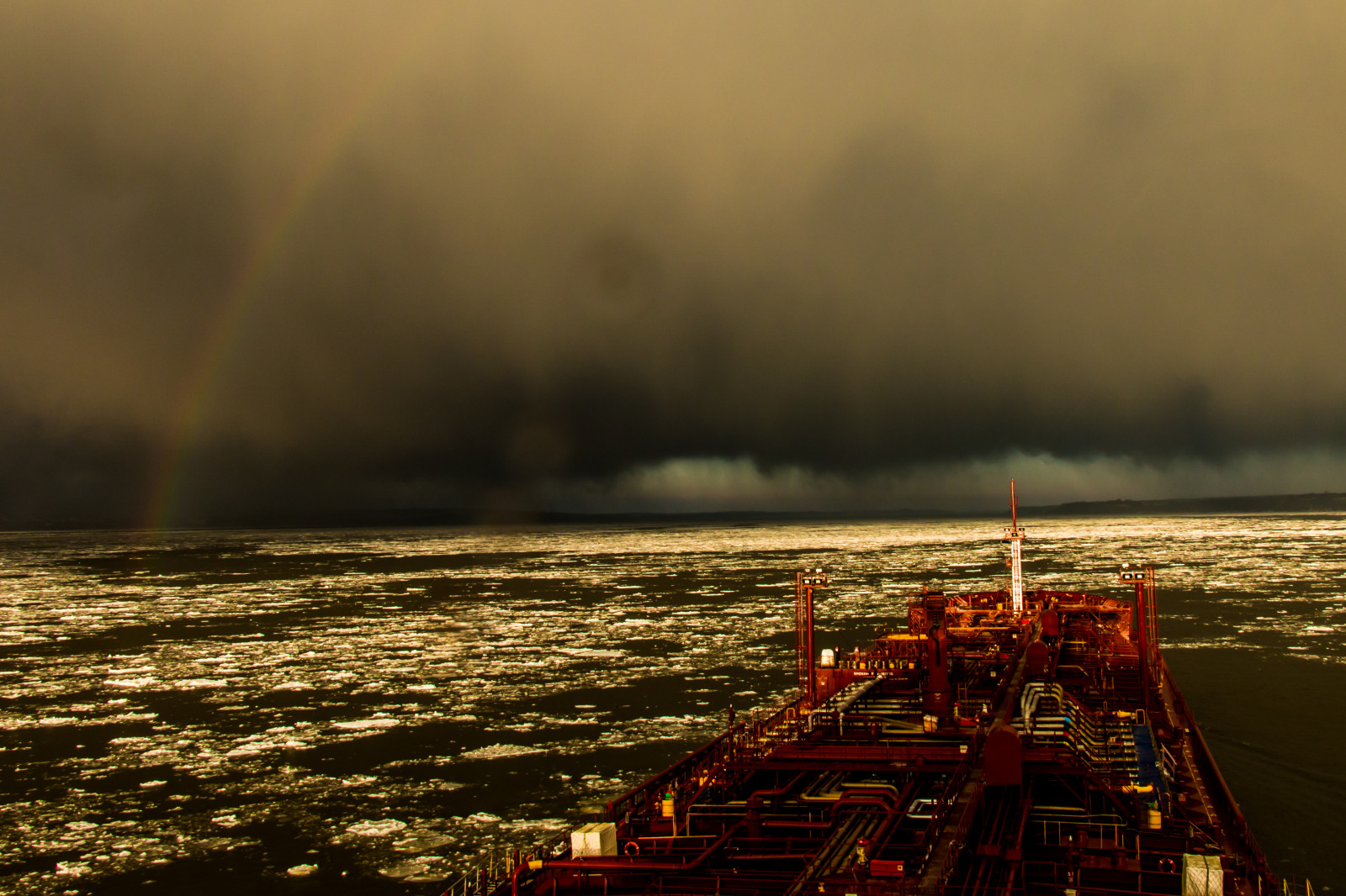 slunečnímu záření, loď, západ slunce, moře, noc, pobřeží, odraz, venku, zima, vozidlo, déšť, mraky, svítání, led, Studený, večer, ráno, pobřeží, horizont, Kanada, soumrak, Quebec, námořní, mrak, počasí, svítání, duha, oceán, vlna, tanker, canon70d, atmosférický jev, meteorologický jev, stlawrenceriver, laurentiadesgagnes, seaice