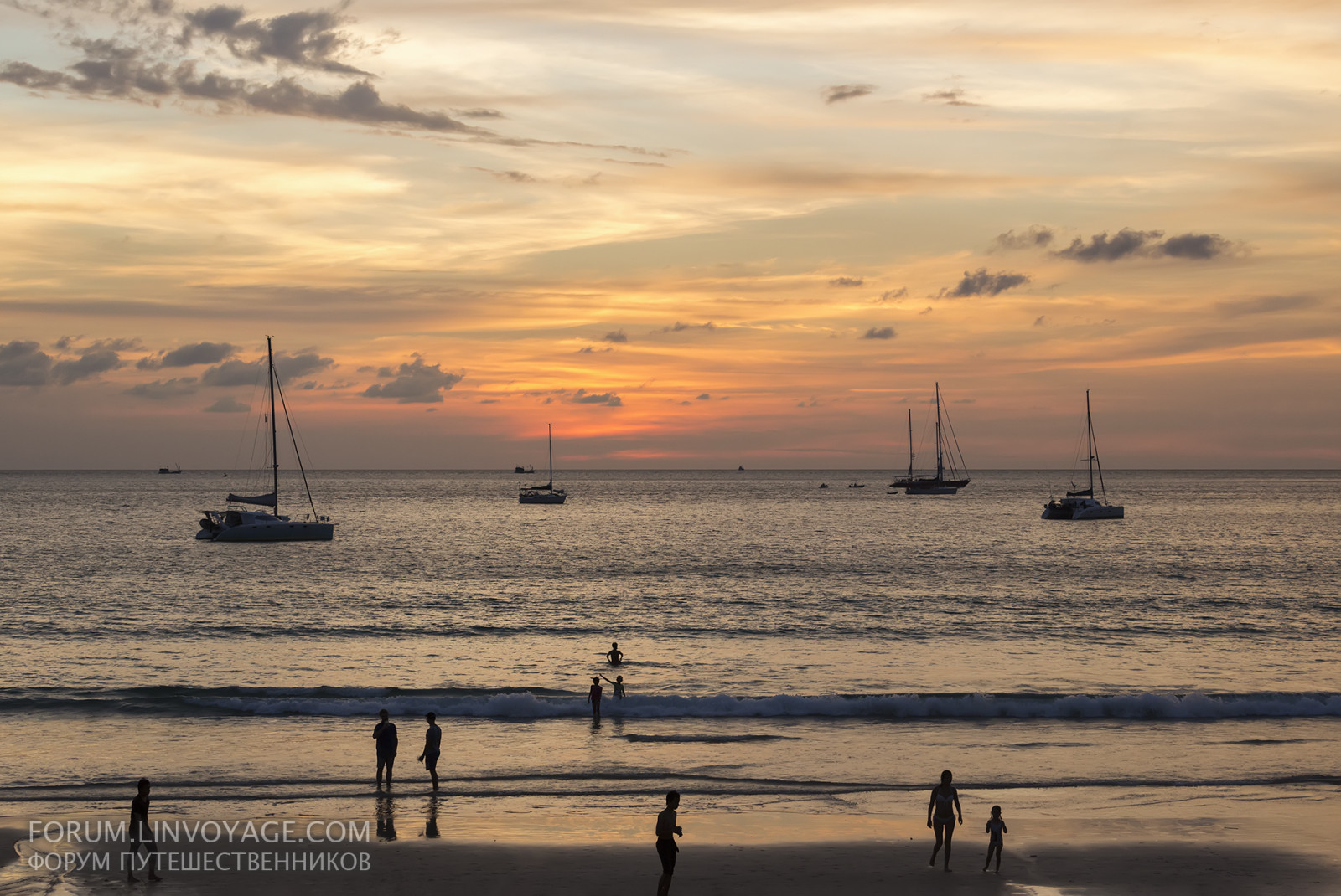landskab, mennesker, skib, båd, solnedgang, hav, Bugt, nat, børn, vand, natur, kyst, sand, minimalisme, afspejling, himmel, køretøj, skyer, strand, solopgang, berolige, gul, aften, morgen, bølger, kyst, Sol, horisont, kappe, mole, guld, ferie, skumring, yacht, Thailand, Spille, Refleks, katamaran, lys, farve, fredfyldte, Sky, daggry, udendørs, ocean, bølge, slap af, havet, krydstogt, pattaya, krabi, samui, phuket, brigh, Promthep, svømme, efterglød, krop af vand