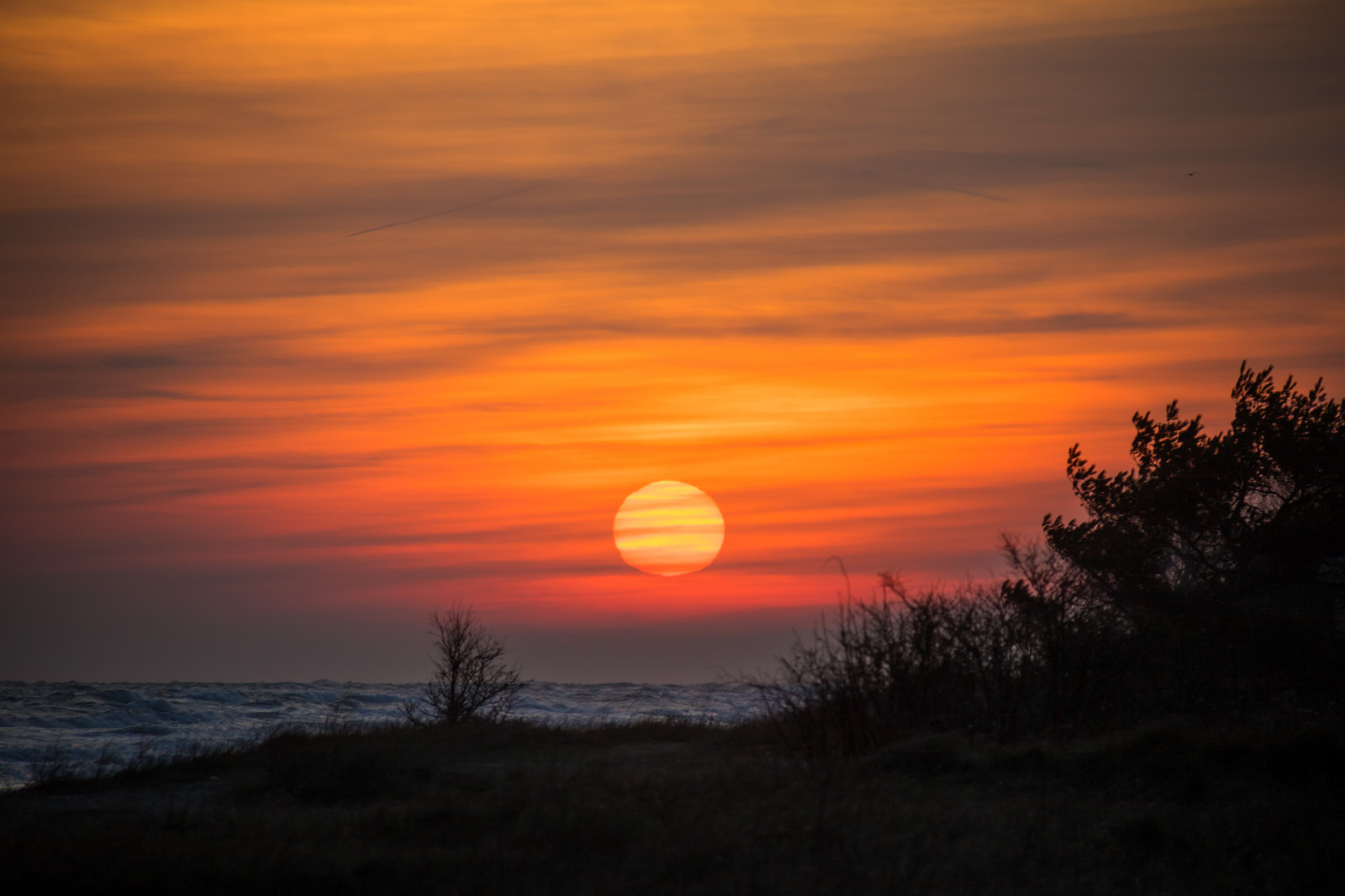 slunečnímu záření, západ slunce, moře, voda, nebe, silueta, svítání, večer, ráno, pobřeží, slunce, horizont, atmosféra, soumrak, mrak, bouřlivý, počasí, svítání, nebe, solnedg ng, vatten, siluett, v der, hav, moln, kust, exif modelu canoneos760d, geocountry, Kamera aby kánon, geocity, Model fotoaparátu canoneos760d, geostate, geolocation, EXIF čočka efs18200mmf3556is, EXIF otvor 56, exif focallength 200mm, exif aby kánon, EXIF isospeed 125, bl sigt, odlesk, červená obloha v dopoledních hodinách