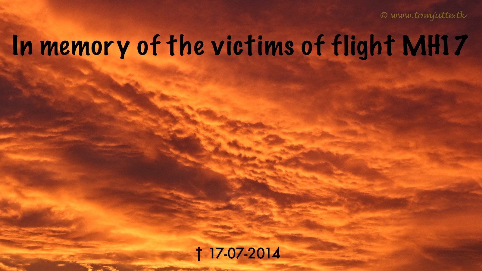 slunečnímu záření, západ slunce, Příroda, nebe, válka, text, hudba, svítání, uklidnit, večer, ráno, slunce, horizont, Sony, atmosféra, Nizozemí, Rusko, Malajsie, teplo, Evropa, Dovolená, soumrak, pád, Ukrajina, Austrálie, holandský, vzduch, katastrofa, Holandsko, Let, 2014, mrak, cestovat, Pohled, svítání, turisté, nederland, cybershot, během dne, vzpomínky, 17, pamatovat, pohledy, vy, počítač tapeta, Atmosféra Země, odlesk, font, červená obloha v dopoledních hodinách, meteorologický jev, kupa, jev, vliegtuig, letecké, roztržení, Zeist, hx9v, Odpočívej v pokoji, oběti, vakantie, Webshots, mh, Vlucht, Inmemorium, Memorandum, Malaysiaairlines, Herinnering, Oekra ne, Slachtoffers, Mh17, Nagedachtenis, 17072014, 07172014, stock photography