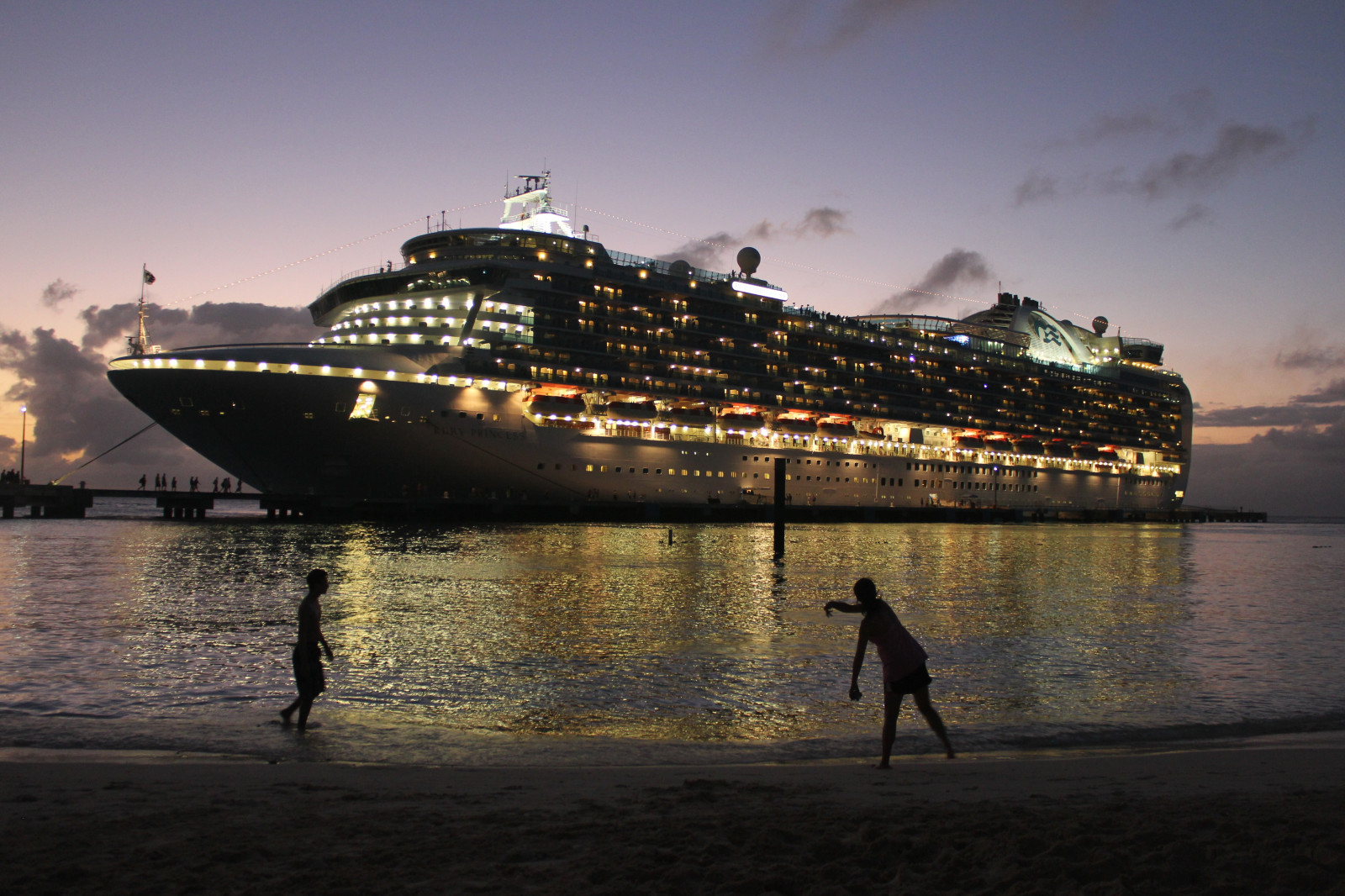 západ slunce, dovolená, pláž, voda, výletní loď, karibský, Turkscaicos, Soe, dobré časy, autofocus, icapture, dockbay, greatphotographers, Grandturks, FrameIt, platinumheartaward, theperfectphotographer, thebestofday, Gununeniyisi, thebestshot, saariysqualitypictures, Rubyprincess, Whiteyspics, rememberthatmomentlevel1, rememberthatmomentlevel2, infinitexposure