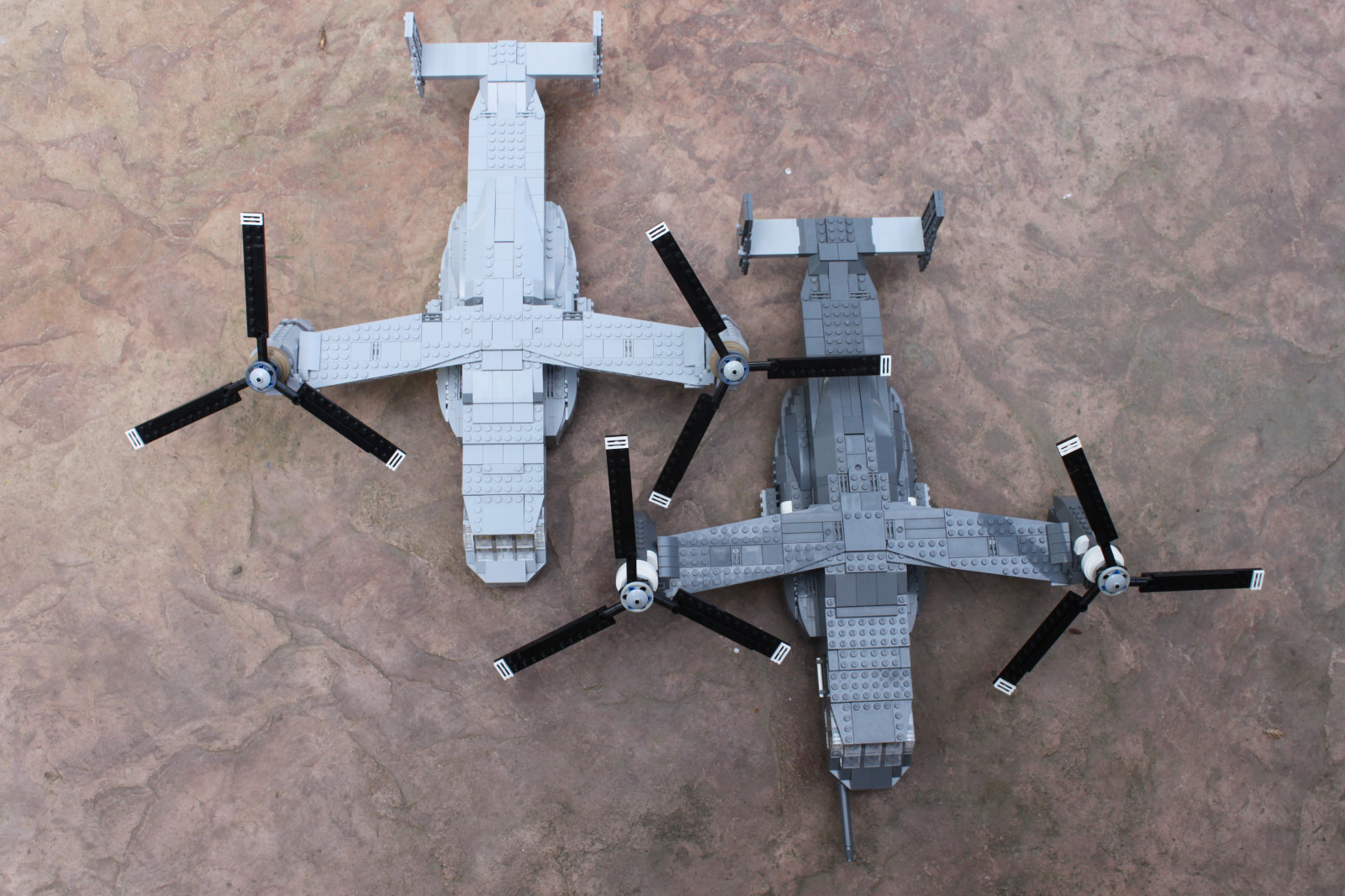 LEGO, V22, fiskeørn, v22osprey, militær, luft, kraft, os, USAF, USMC, brugerdefinerede, rotor, tilt, luftvåben, pilot, piloter, landing, gear, jord, kort, verticle, VTOL, Stol, fly, last, grå