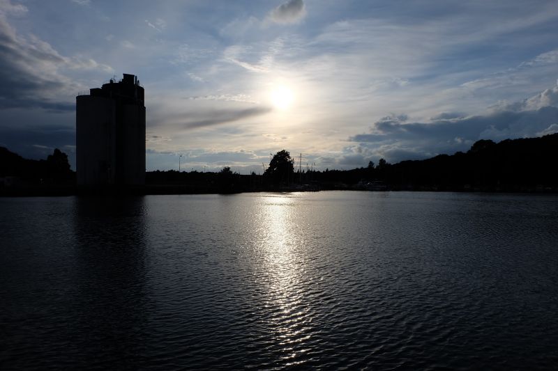 slunečnímu záření, západ slunce, moře, jezero, voda, záliv