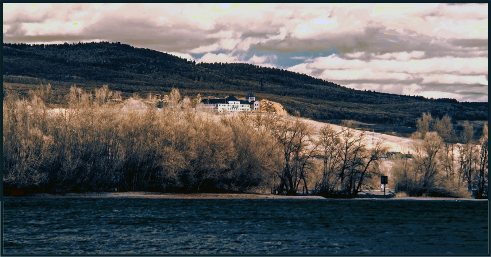 schloss, Johannisberg, Geisenheim, Rheingau, Německo, hessen, deutschland, ir, Infračervený, 720nm, panoráma, Rhein, rýn, Taunus, hallgartenerzange