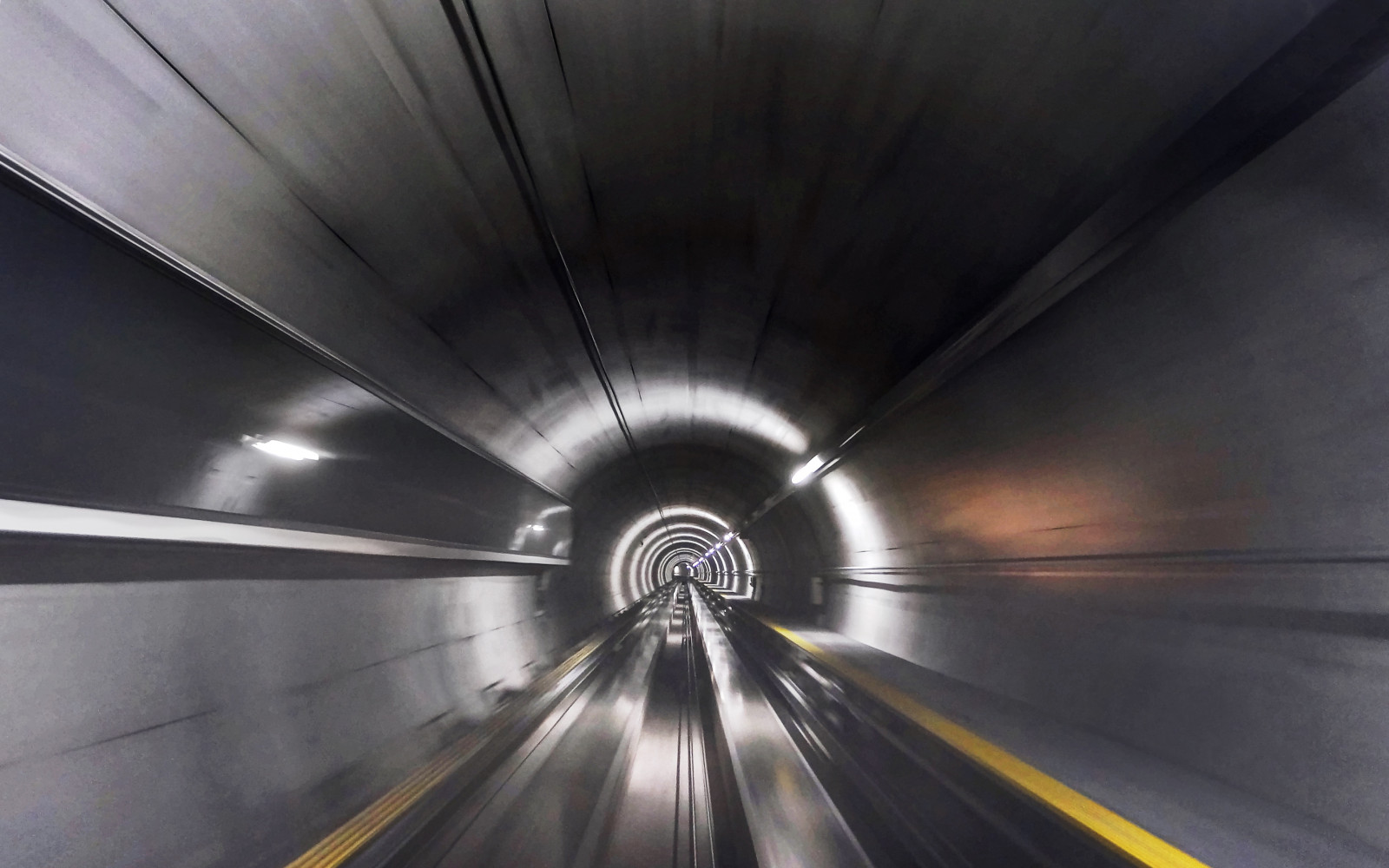 Kloten, Švýcarsko, letiště, Letiště Zürich, Zurich, tunel, vlak, Traintunnel, trubka, cestování v čase, zvuk, yodel, yodeling, Pohyb, rozostření pohybu, rozmazat, krytý, 1XP, Drsný, nex6, Photomatix, selp1650, HDR, qualityhdr, qualityhdrphotography, fav200