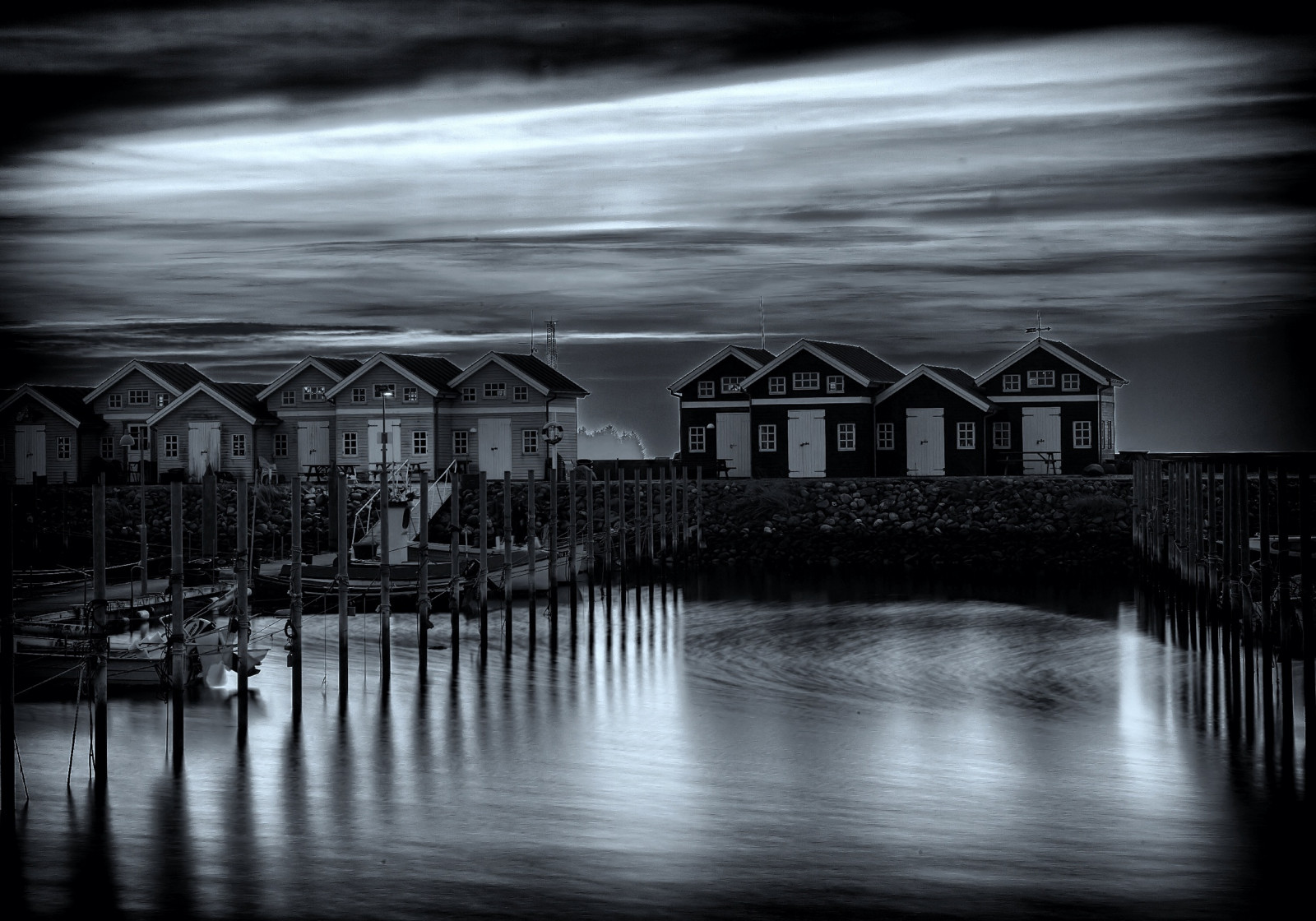 ดำ, ขาวดำ, cityscape, กลางคืน, น้ำ, การสะท้อน, สมมาตร, พระอาทิตย์ขึ้น, ตอนเย็น, เบา, ดำและขาว, Danmark, ความมืด, ปรากฏการณ์บรรยากาศ, ดำและขาว, ถ่ายภาพขาวดำ, ฟิล์มนัวร์, canon5dmarkll, แวนด้า, nordjylland, elementsorganizer11, canon2470f28l, canon5dmark2, lukketid