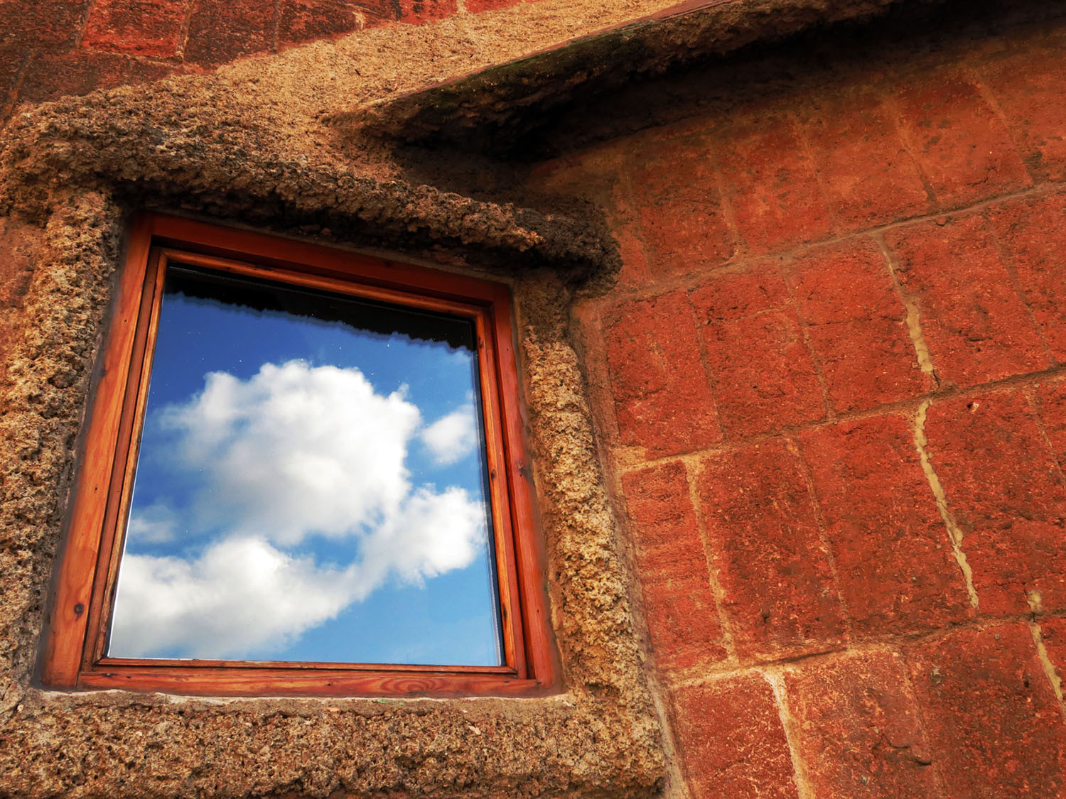 Barcelona, nebe, okno, mraky, nuvole, finestra, Sagrada Família, gaudi