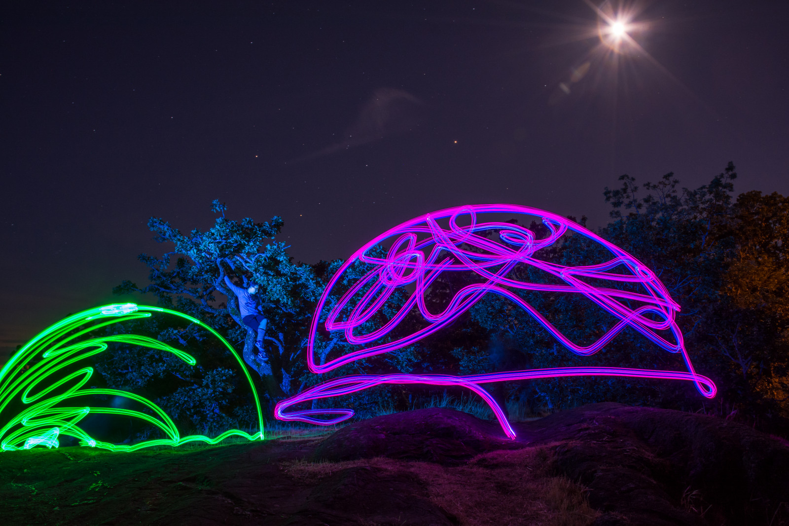 Kanada, lightpainting, abstraktní, UMĚNÍ, červen, noc, míč, temný, venku, nightlights, barvy, před naším letopočtem, noční scéna, koule, Victoria, vancouverisland, koule, kupole, paintingwithlight, Mttolmie, Lightart, lightsculpture, lightpaint, Shadowpeople, lightjunkies, Lpwailliance