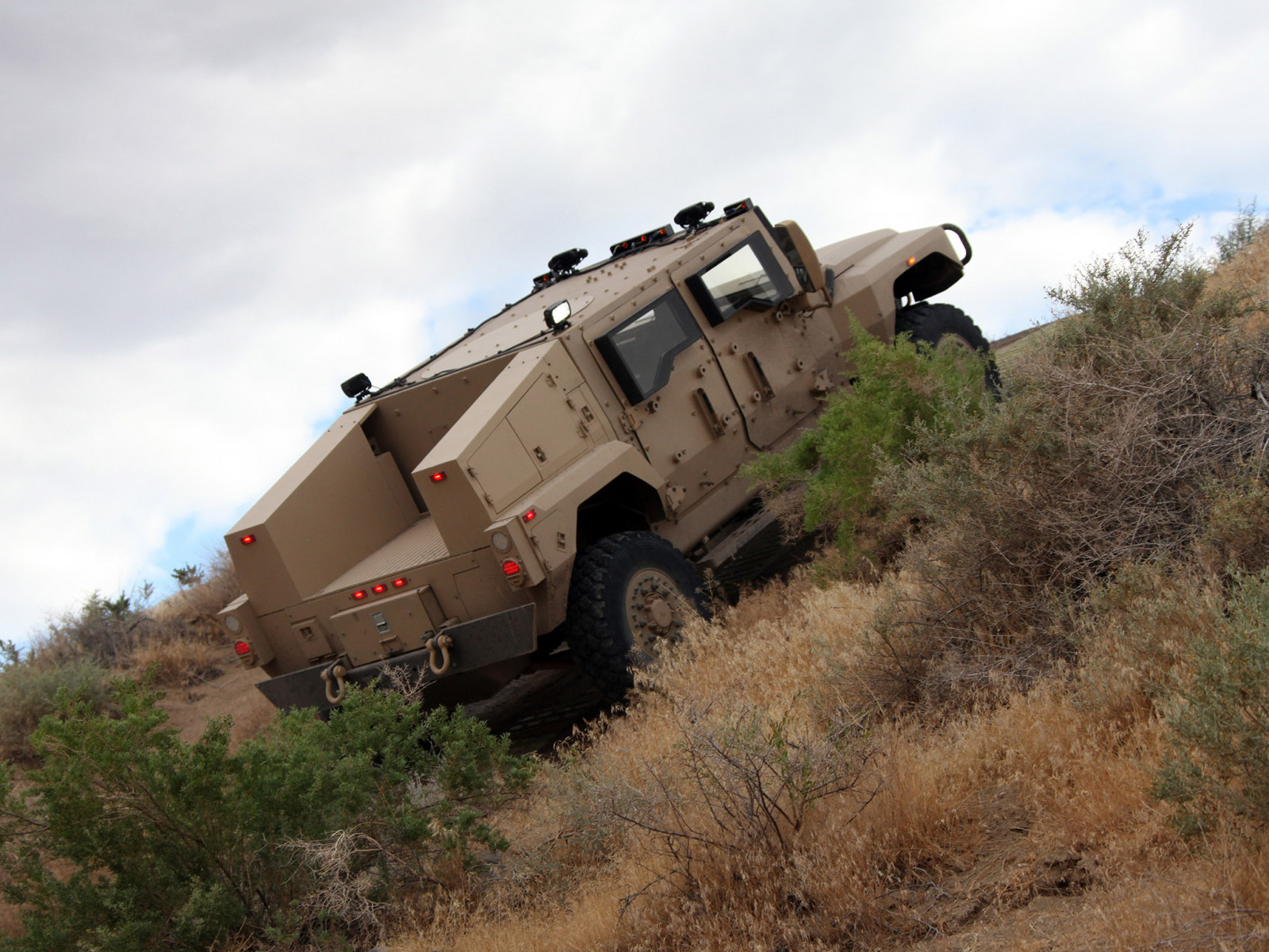 auto, veicolo, militare, esercito, camionetta, netcarshow, netcar, immagini di auto, auto foto, 2011, Saratoga, Internazionale, marca di automobile, veicolo militare, fuoristrada, fuoristrada