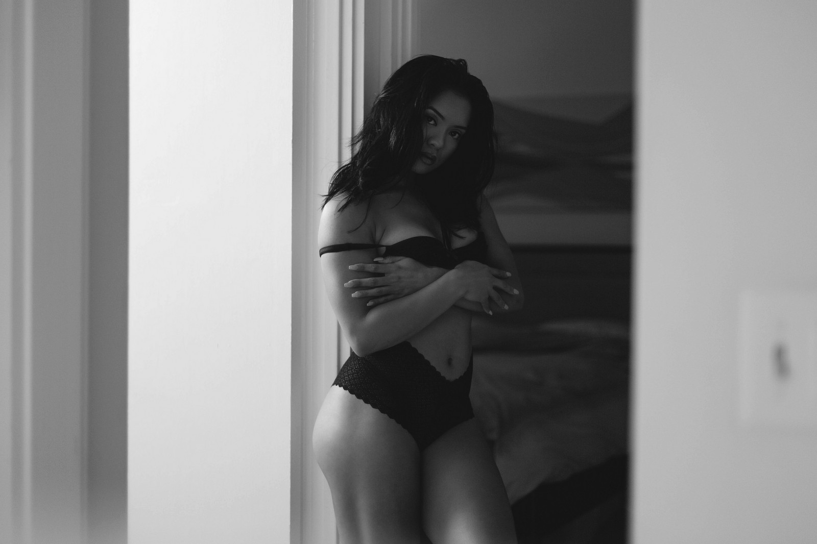 bianca, nero, donne, monocromo, modello, ritratto, fotografia, vestito, moda, capelli, pancia, biancheria intima, biancheria nera, capi di abbigliamento, ragazza, bellezza, mano, gamba, fotografia, Immagine, muscolo, biondo, bianco e nero, fotografia in bianco e nero, posizioni umani, servizio fotografico, arte modello, corpo umano, indumento intimo