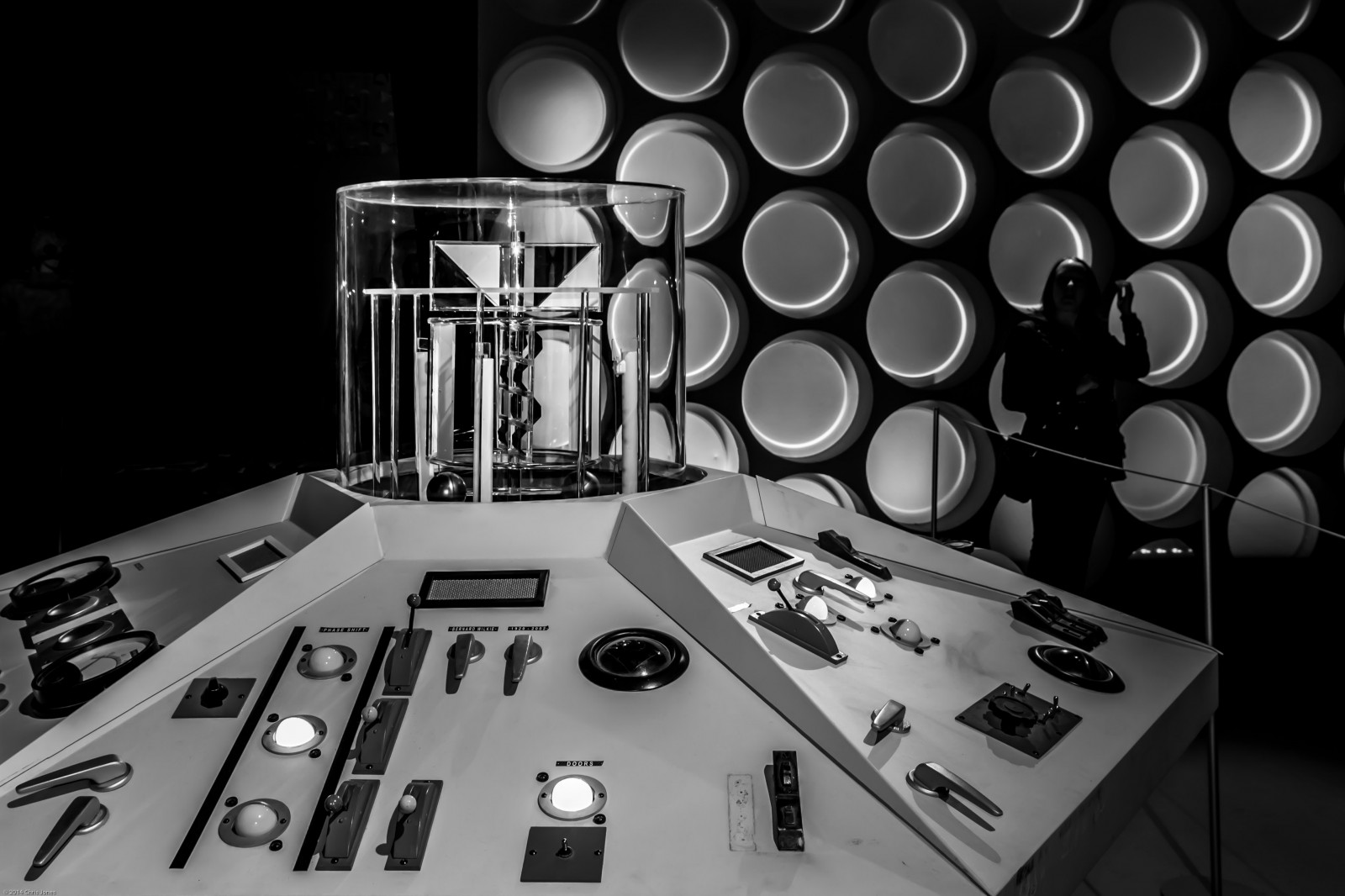 nero, monocromo, spazio, fotografia, tecnologia, TARDIS, BBC, Galles, angolo, Cardiff, design, Regno Unito, bianco e nero, fotografia in bianco e nero, font, prodotto, apparecchiature audio, still life, strumento elettronico, dottor chi, product design