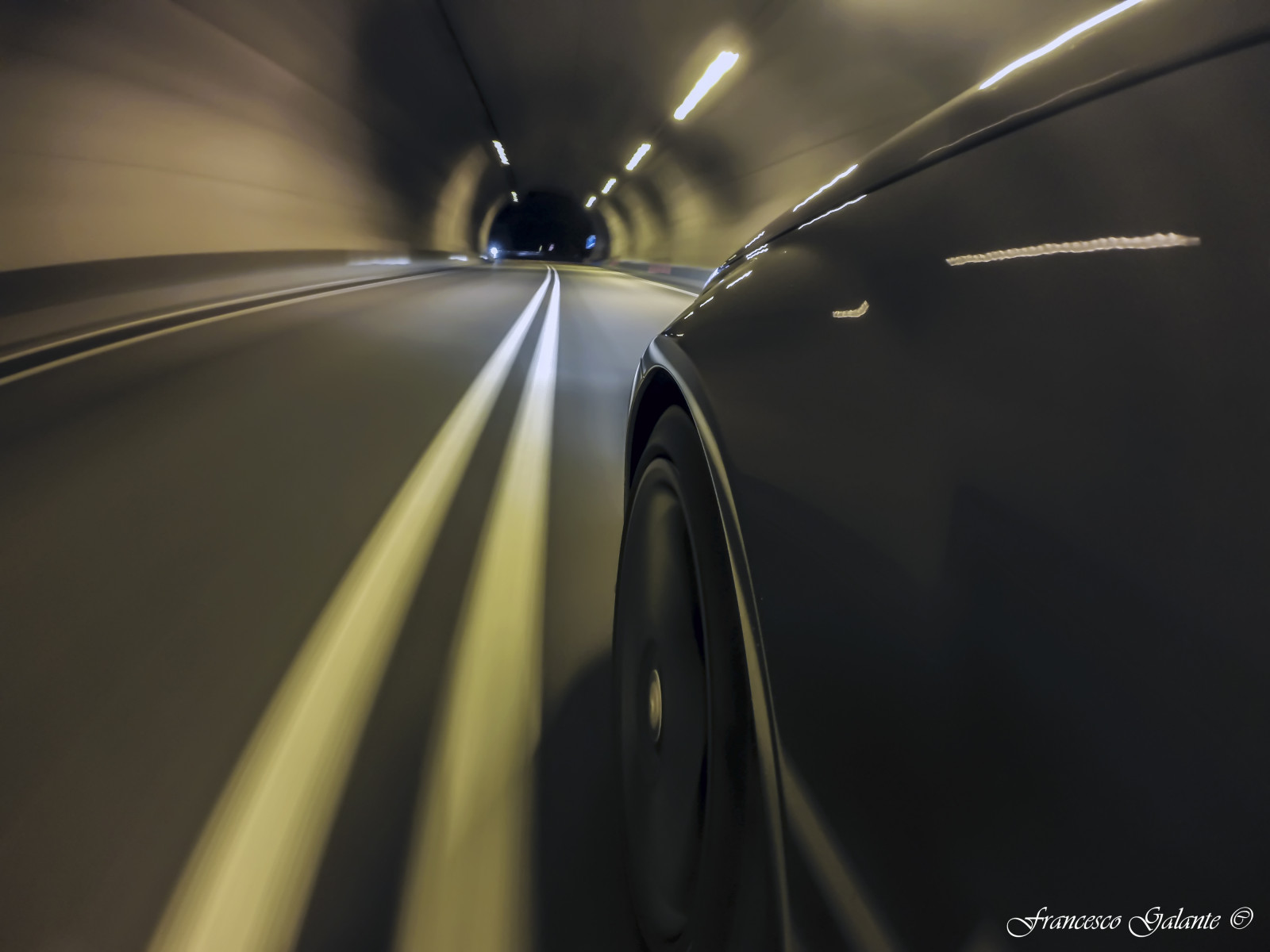 Černá, auto, infrastruktura, druh dopravy, světlo, automobilového designu, fotografování, automotive Lighting, osvětlení, tma, čára, kolo, motorové vozidlo, nebe, světlomet, počítač tapeta, automobilový exteriér, zrcadlo automotive, úhel, noc, sklenka, osobní luxusní automobil, vozidlo, zpětné zrcátko, auto part