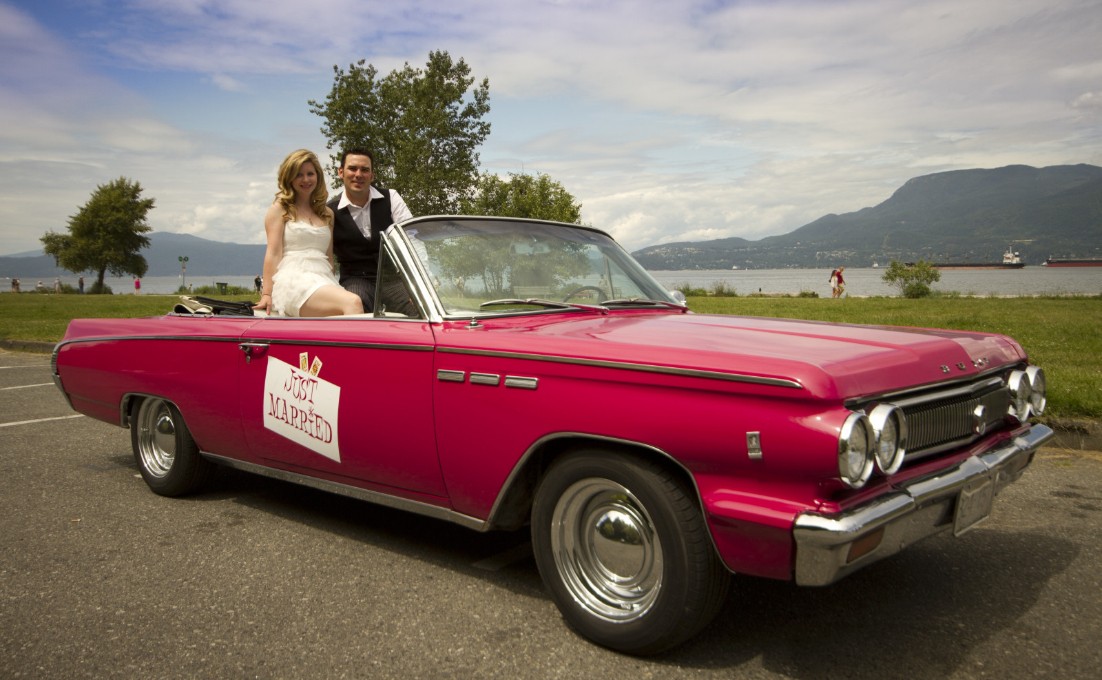 auto, veicolo, Canada, estate, Buick, rosa, Macchina vintage, auto d'epoca, Vancouver, avanti Cristo, sposa, sposo, classiccar, classico, macchina vintage, design automobilistico, auto di famiglia, veicolo a motore, auto d'epoca, auto full size, Novelli sposi, allodola, Buickskylark