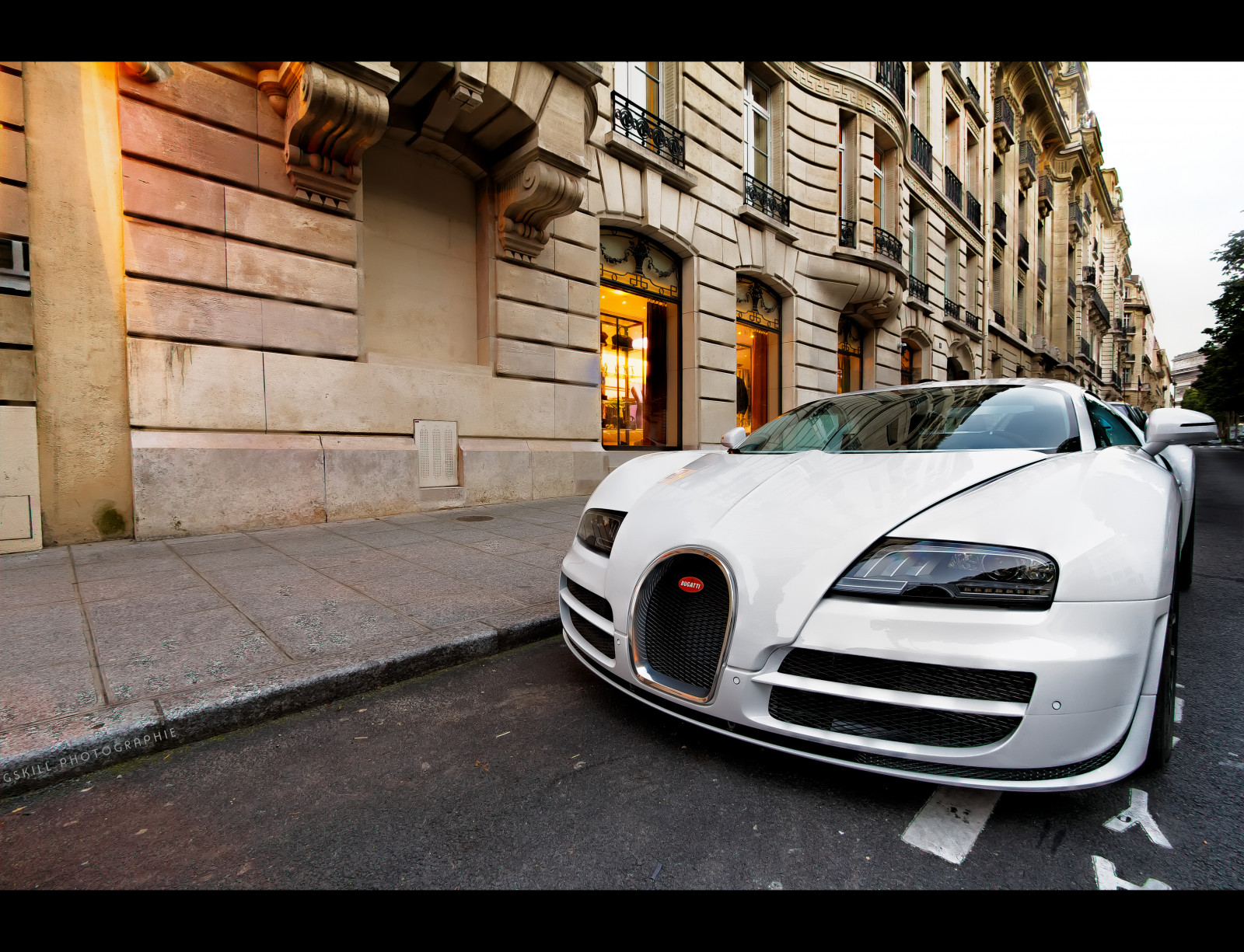 bílý, Černá, ulice, auto, vozidlo, fotografování, Kánon, sportovní auto, Bugatti, Bugatti Veyron, výkon auta, arabský, SS, široký úhel, kolo, okraj, špinění, superauto, 60d, 164, Veyron, sportovní auto, 1022, UGA, supersport, počítač tapeta, pozemní vozidla, automobilového designu, automobilový exteriér, luxusní vůz, motorové vozidlo, druh dopravy, osobní luxusní automobil, výkonné auto, městské auto, světlomet, auto part, Hoche, Monceau, polarizace, automotive Lighting, polarisant, 1200hp, automotive wheel system