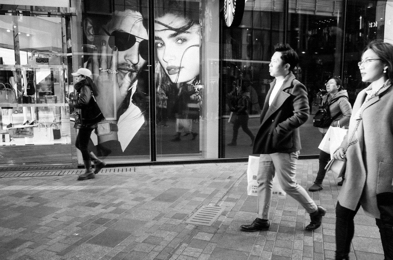 คน, สีขาว, ดำ, ขาวดำ, เมือง, ถนน, จีน, เมือง, ถนน, การถ่ายภาพ, ยืน, ชีวิต, ปักกิ่ง, นักกีฬา, โครงสร้างพื้นฐาน, ยิง, คนเดินเท้า, ดำและขาว, ฉาก, ดู, wb, หญิงสาว, bw, มุมมองถนน, มนุษย์, streetlife, streetphoto, สไตล์, รูปถ่าย, streetphotography, มนุษยชาติ, ตรงไปตรงมา, streetscene, ถนน, snap, ภาพรวม, ยิง, urbanstreet, เขตเมือง, ดำและขาว, ถ่ายภาพขาวดำ, urbanview, ธาตุ, ถนนคนเดิน, streetshoot, Nocolor, ชาวเมือง, ความโกลาหล, urbancandid, sanlitun, human behavior