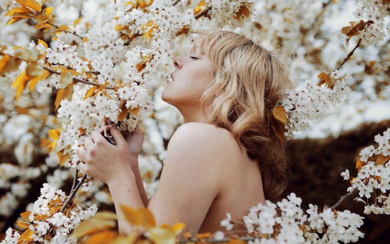 ženy venku, ženy, model, rostliny, fotografování, slunečnímu záření ženy venku, ženy, model, rostliny, fotografování, slunečnímu záření