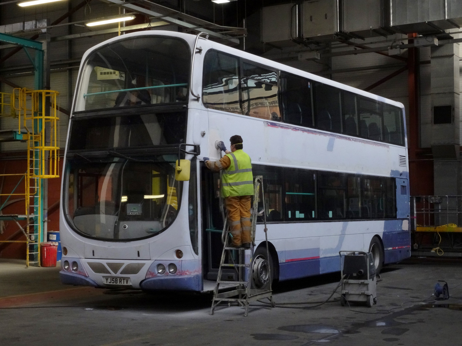 město, vozidlo, Blíženci, Volvo, doprava, Leeds, autobus, První, přemalovat, urban area, Metropolitní oblast, West Yorkshire, kompaktní vůz, motorové vozidlo, druh dopravy, veřejná doprava, řemeslník, autobusová doprava tour, B9tl, 37674, Hunsletpark, Yj58rtv