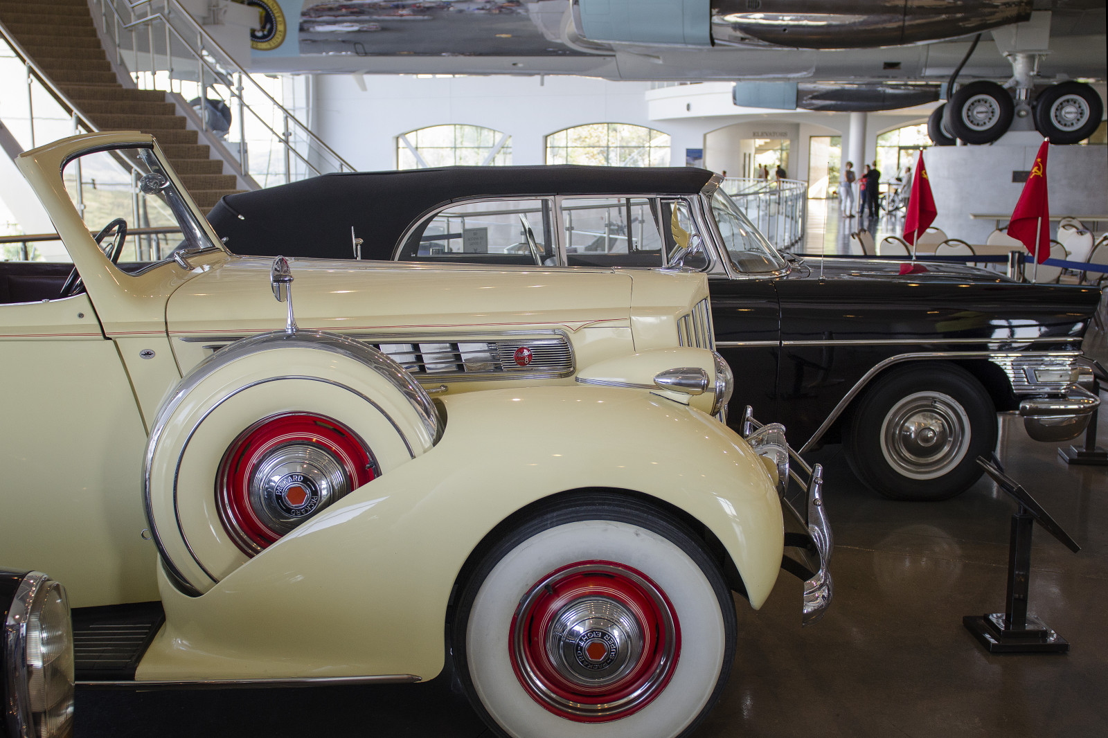 bil, motor køretøj, antikke bil, køretøj, Vintage bil, klassisk, bildesign, automotive wheel system, automotive exterior, klassisk bil, midten størrelse bil, hjul