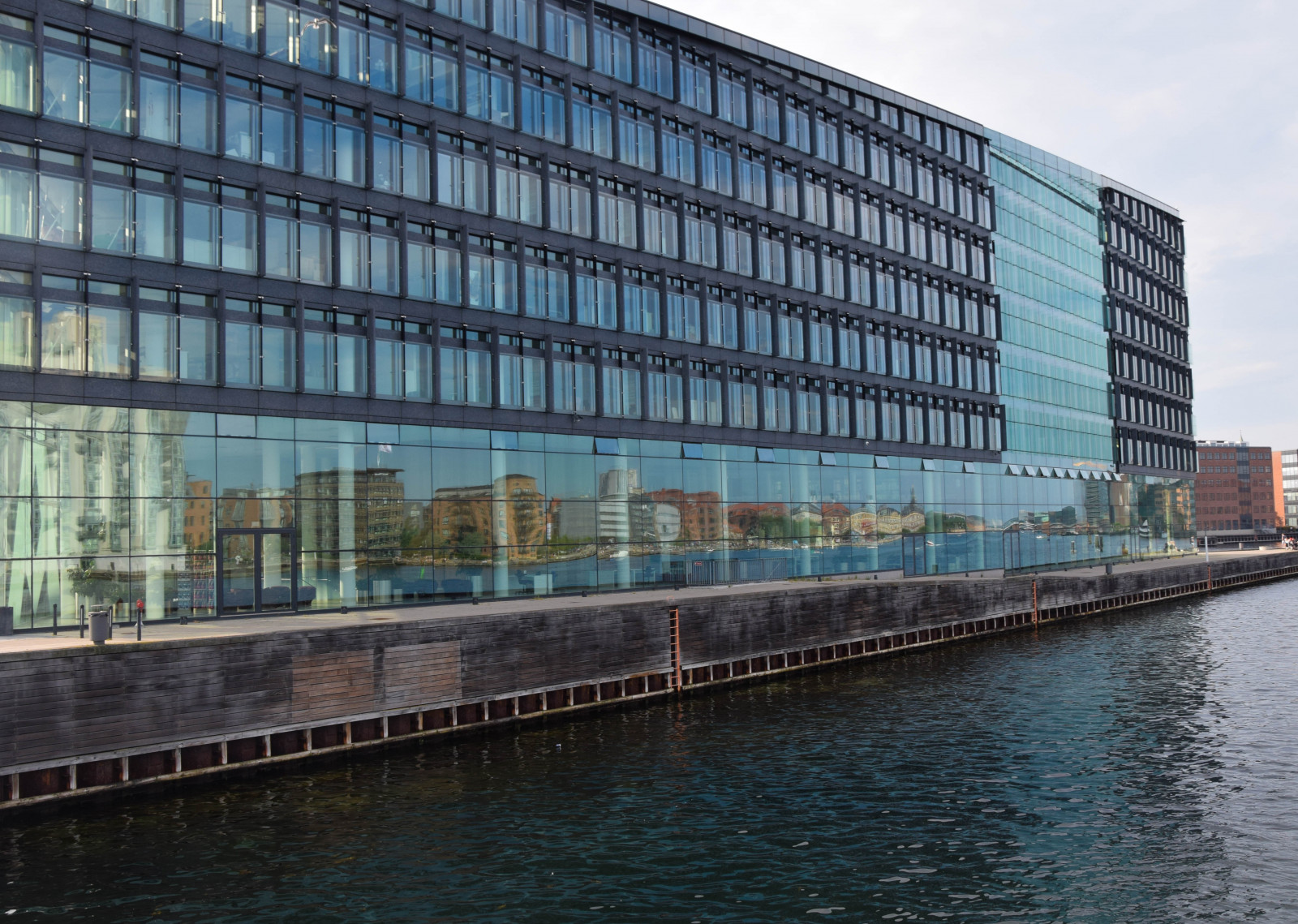 město, architektura, voda, budova, odraz, nebe, mrakodrap, most, letní, Kodaň, budovy, spegling, architecutre, islandsbrygge, havneholmen, allersmedia, brygge, bryggebroen, mezník, fasáda, hlavní sídlo, urban area, vodní, panelový dům