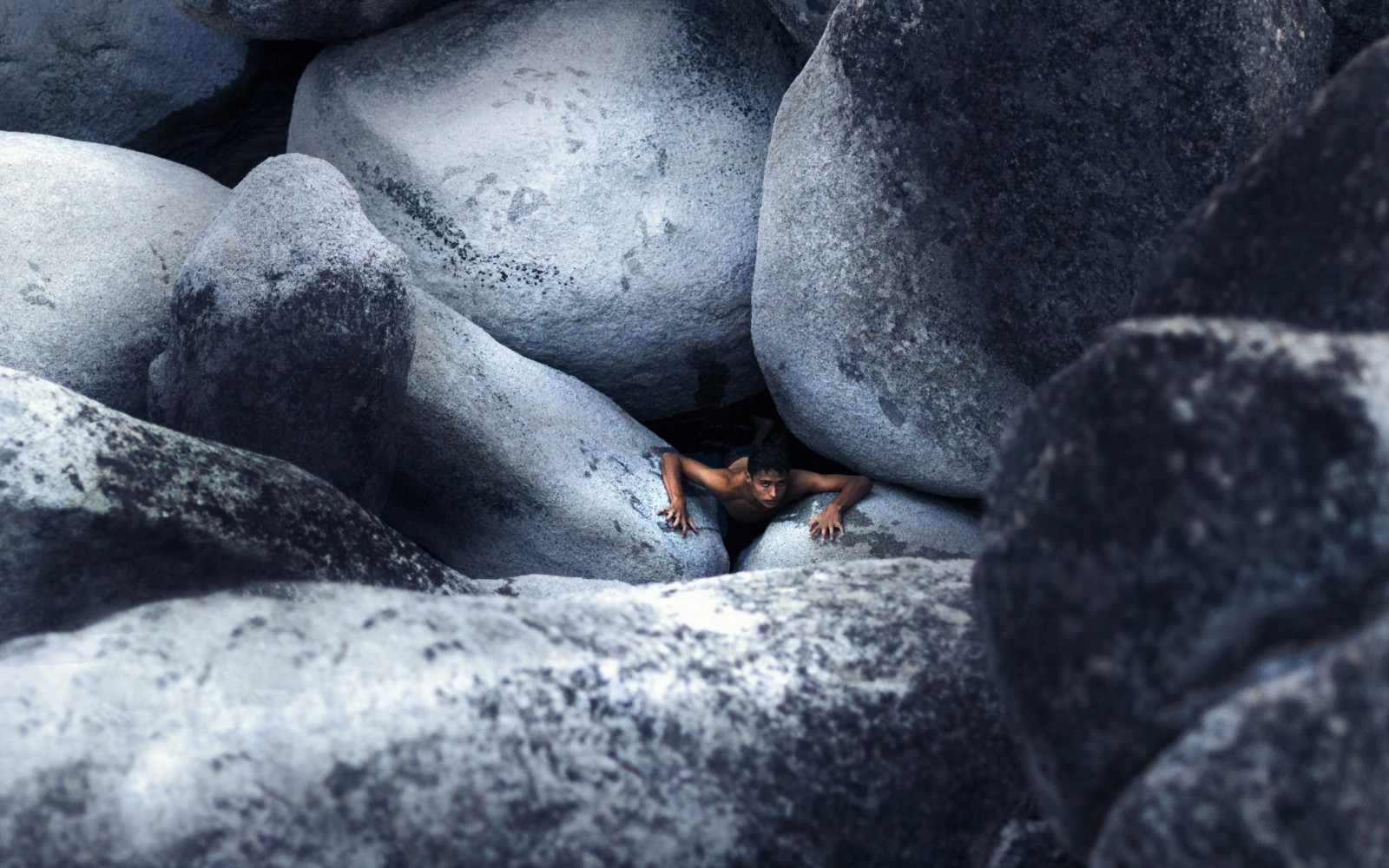 muži, Černá, černobílý, Skála, zima, modrý, mužům venku, materiál, Černý a bílý, monochromatické fotografování, zblízka