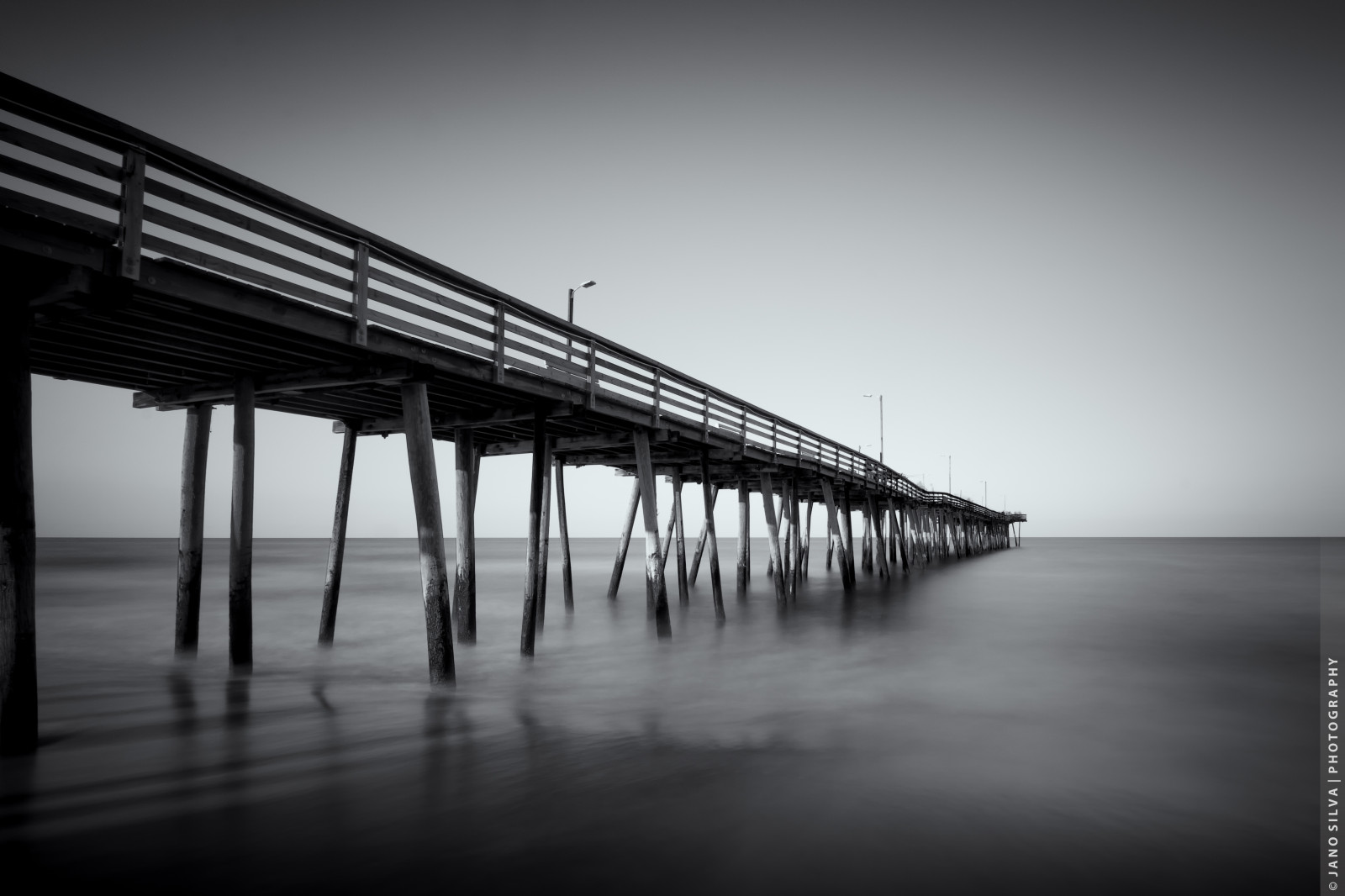 ดำ, ขาวดำ, ทะเล, น้ำ, การสะท้อน, ท้องฟ้า, การถ่ายภาพ, ชายหาด, เงียบสงบ, ขอบฟ้า, บรรยากาศ, ท่าเรือ, ความยาวนาน, มุมกว้าง, เมฆ, tamron, เรียบ, ดอกไม้, มหาสมุทร, nik, ndfilter, niksoftware, ดำและขาว, ถ่ายภาพขาวดำ, virginiabeach, silverefex, hoyand400, silverefex2, vabeach, 9stopfilter, stock photography, fixed link