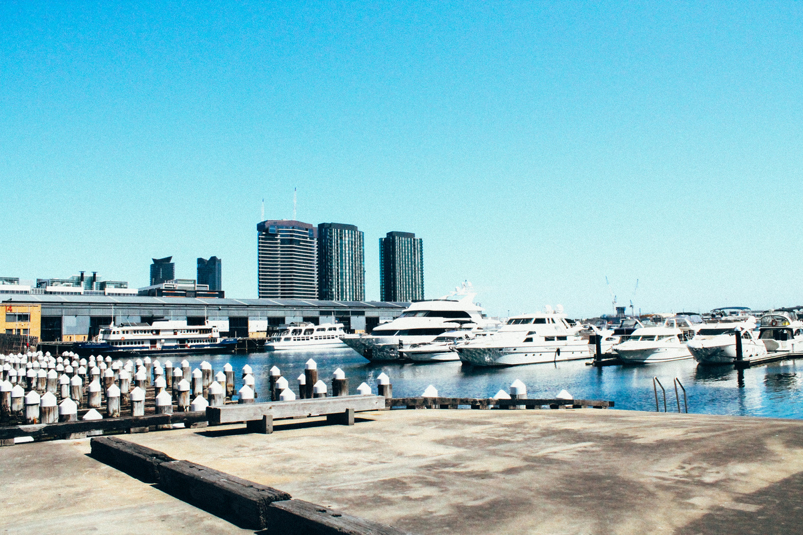 moře, město, panoráma města, voda, nebe, vozidlo, pláž, panoráma, přístav, molo, dok, Austrálie, Přátelé, Victoria, Melbourne, Marina, UMĚNÍ, centrum, budovy, přístav, film, VSCO, instalace, docklands