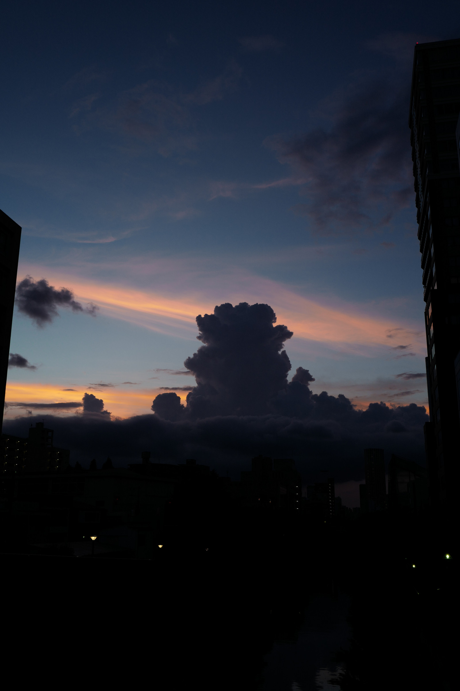 Japonsko, slunečnímu záření, západ slunce, odraz, nebe, svítání, večer, ráno, slunce, horizont, atmosféra, soumrak, Leica, Tokio, jp, světlo, mrak, zakalený, svítání, tma, summilux, leicaq, summilux1728, q, 1728, meguroriver, Meguro, megurogawa, atmosférický jev, Atmosféra Země, odlesk