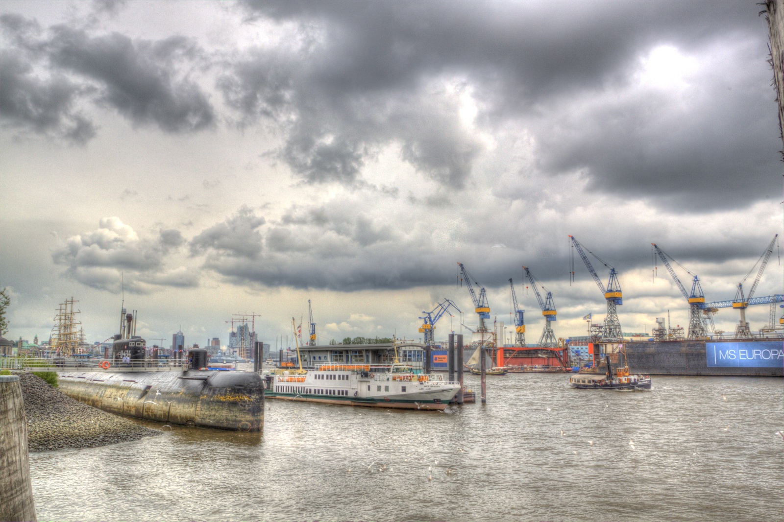 krajina, loď, loď, moře, město, architektura, voda, pobřeží, budova, odraz, nebe, mraky, Německo, pobřeží, seasons, řeka, slunce, historický, dějiny, HDR, přístav, vítr, horizont, dok, 2013, Labe, krtek, plachtění, Severní, Marina, mrak, zakalený, Landschaft, sezóna, budovy, barva, přístav, nebe, přístav, deutschland, plavidlo, barvy, kanál, přistát, Soleil, ciel, mraky, skvělý, vidět, wasser, mraky, syn, eau, Německo, licht, Photomatix, Hansestadt, zpracovává se, kapesní, Riviere, vodní, vysoká loď, meteorologický jev, vlnolam, rybářské plavidlo, Bateaux, Schiffe, hafengeburtstag, Norddeutsche, motorová loď