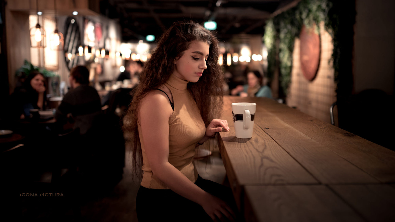 Wallpaper : Icona Pictura, women, 500px, photography 2000x1125 ...