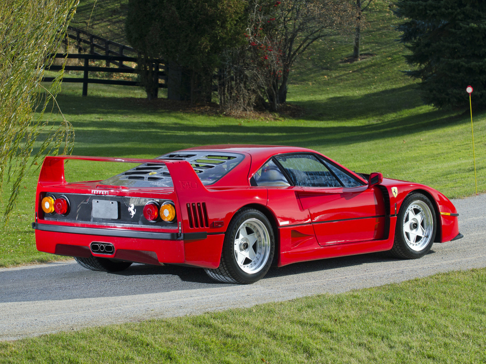 รถ, ยานพาหนะ, รถสปอร์ต, Ferrari, Ferrari F40, ประสิทธิภาพรถ, 2010, เฟอร์รารี 288 gto, netcarshow, netcar, ภาพรถยนต์, ภาพรถ, F40 USA version, ซูเปอร์คาร์, ยานพาหนะบก, การออกแบบยานยนต์, รถแข่ง, รถยนต์ทำ, รถหรู, สปาเฟอร์รารี, ferrari f355