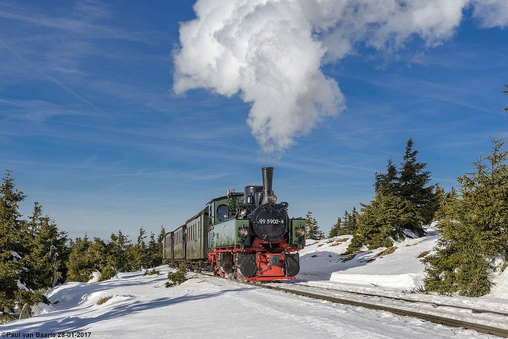 hsb, Harz, saxonyanhalt, sachsenanhalt, schmalspurbahnen, Harzer, brockenbahn, zima, sneeuw, sníh, led, Studený, kou, Kalte, Schnee, jung, Duitsland, deutschland, Německo, Nikon, D800, trein, vlak, treno, zug, personentrein, stoptrein, cestovat, doprava, přeprava, smalspoor, schmalspur, narrowgauge, Bimmelbahn, Schmalspurbahn, klassiek, klasický, stopa zvěře, spoorlijn, Spoorwegen, železnice, železnice, železnice, Eisenbahn, Ferrovia, Ferrocarril, chemindefer, eisenbahnromantik, romantik, 9959024, Stroom, Stoomloc, loc, lokomotiva, Lokomotief, parní, Dampf, vapeur, parní lokomotiva, Stoomtrein, Brocken, udeřit palicí, traditionszug