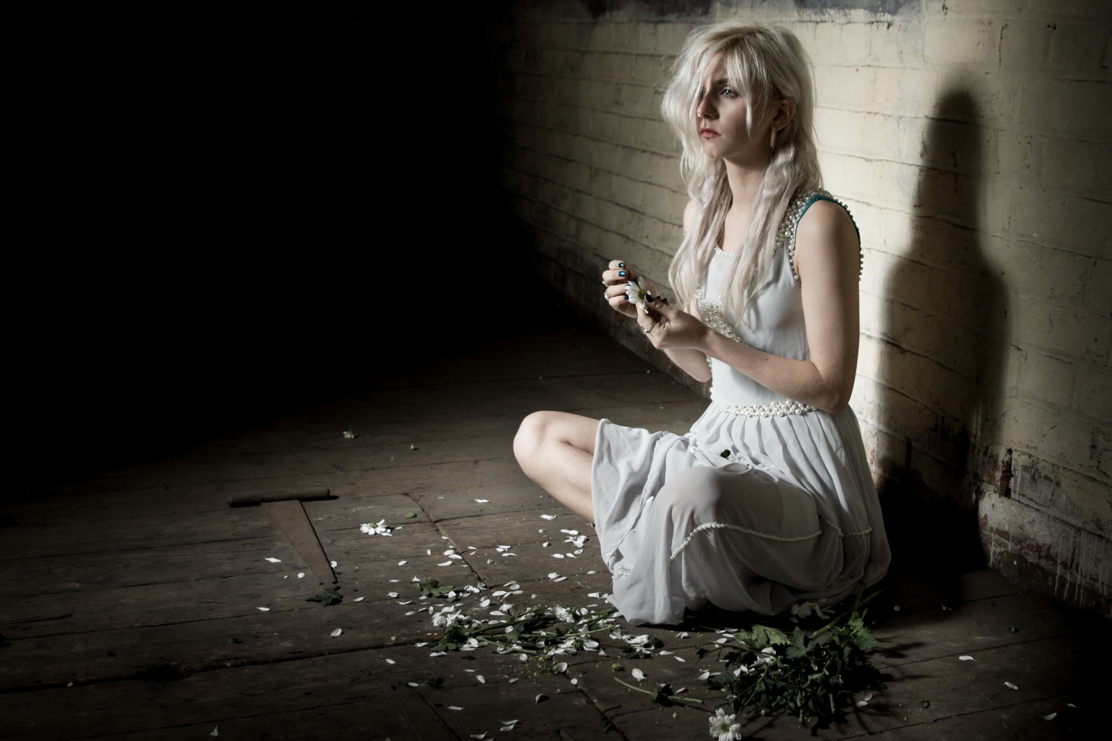 white, black, women, model, portrait, flowers, sitting, photography, dress, fashion, emotion, Person, romance, light, girl, beauty, woman, lady, photograph, darkness, human positions, portrait photography, photo shoot