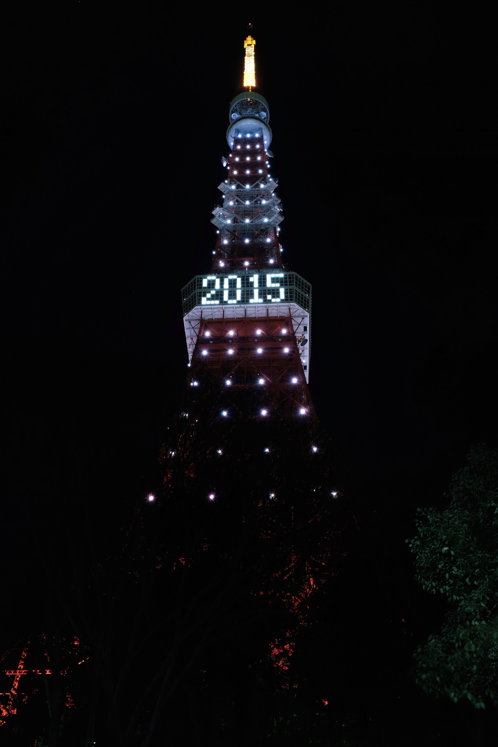 noc, odraz, věž, Vánoční strom, Tokio, Fujifilm, světlo, osvětlení, tma, Fujinon, Tokyo Tower, classicchrome, x, x100, x100t, vánoční dekorace