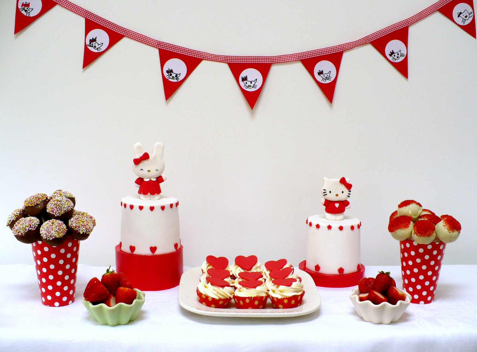 narozeniny, Červené, cupcakes, jahody, Caketoppers, Hellokiity, Cakepops