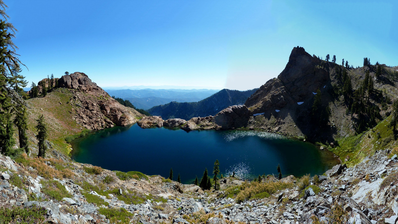 træer, landskab, Skov, bjerge, sø, klippe, natur, dal, bjergpasset, USA, ødemark, Alperne, vandring, gå, krater sø, plateau, Virginia, ryg, bjerg, eventyr, reservoir, tarn, loch, bjergrige landskabsformer, landskabsform, geografisk funktion, bjergkæde, faldt