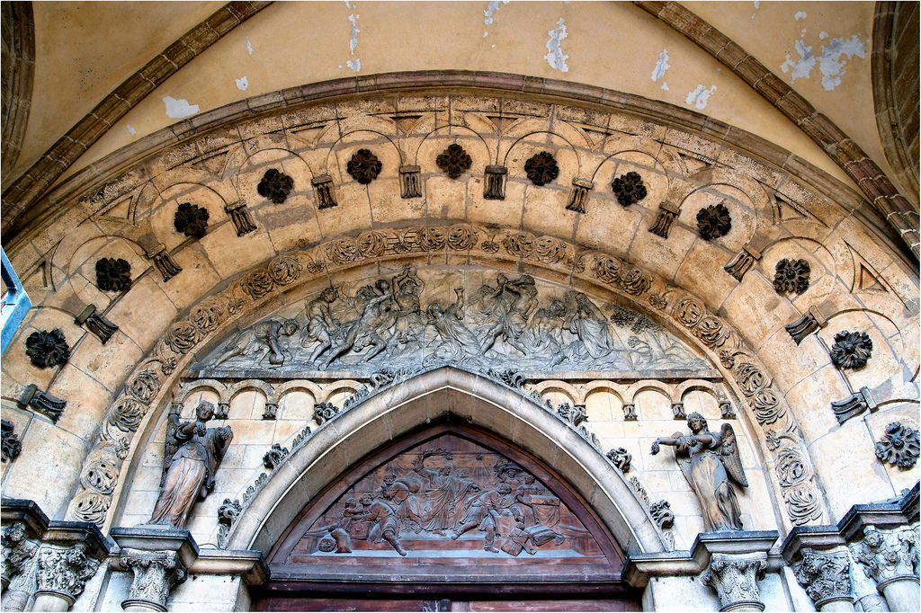 architektura, budova, symetrie, oblouk, kostel, katedrála, kupole, gotická architektura, podrobnosti, 2016, Notredame, bazilika, fasáda, Lafrance, Dijon, Frankrijk, dávná historie, místo uctívání, byzantská architektura, atsjebosma, synagóga, tympaan, tympan