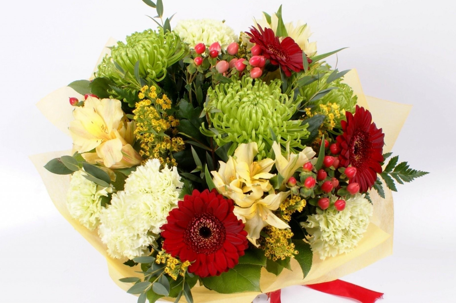 Wallpaper gerberas, chrysanthemums, lilies, berries, composition