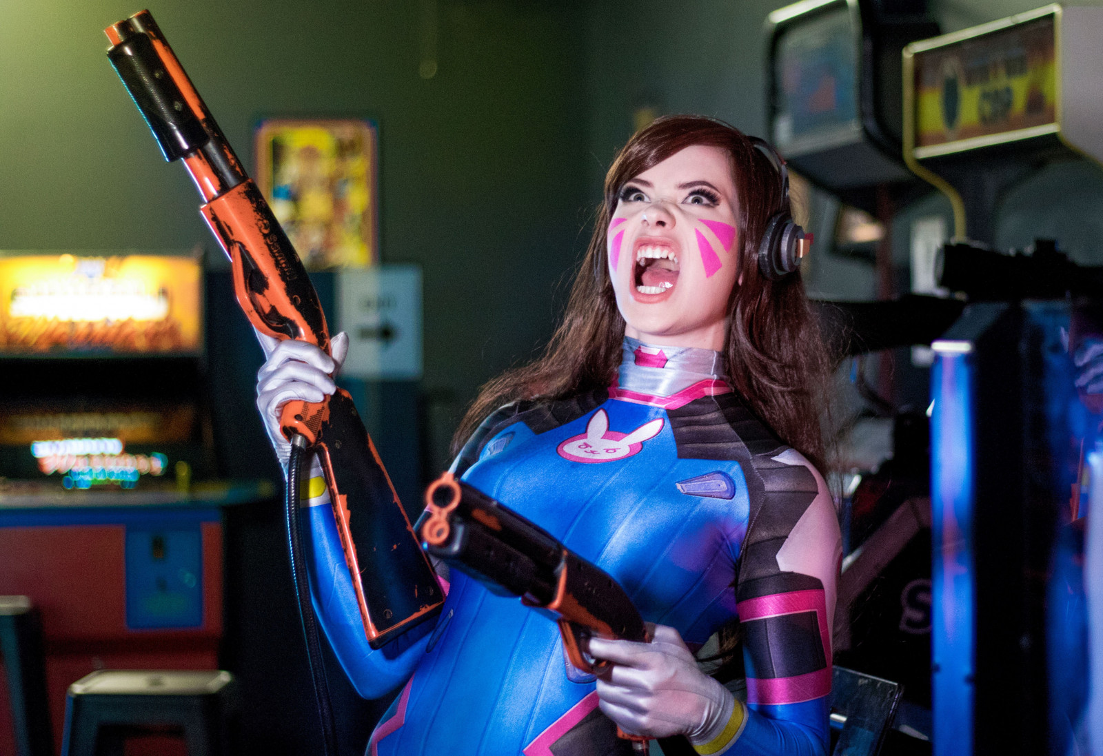 Nichameleon, ženy, cosplay, D Va Overwatch, Overwatch, bruneta, sluchátka, otevři pusu, Ženy uvnitř
