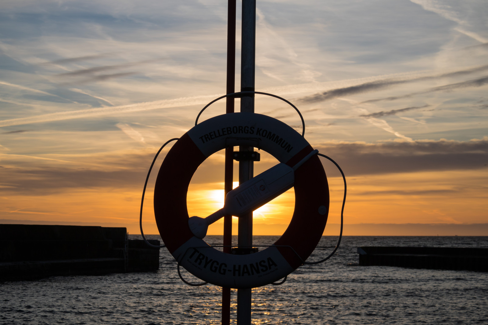 sollys, solnedgang, hav, afspejling, himmel, køretøj, solopgang, aften, morgen, Sol, skumring, lys, Sky, himmel, solnedg ng, Moln, Smygehuk, exif model canoneos760d, geocountry, kamera gør kanon, geocity, kameramodel canoneos760d, geostate, geolocation, exif linse efs18200mmf3556is, exif gøre kanon, exif isospeed 100, redningskrans, livboj, exif focallength 50mm, exif åbning 10