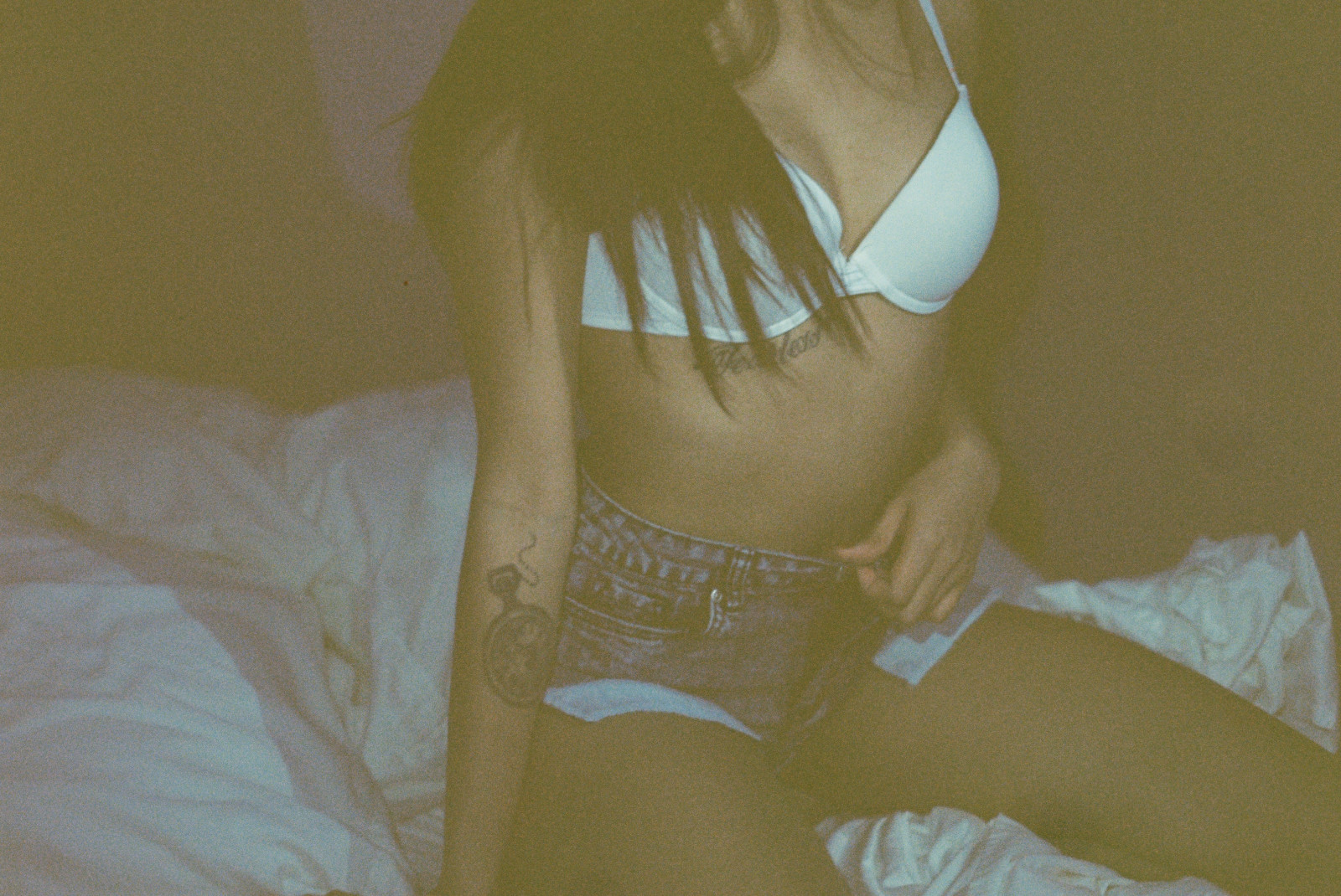 bílý, model, portrét, okno, temný, město, městský, asijský, šaty, Fotoaparát, sklenka, jednoduchý, Filmové, podprsenka, Kánon, móda, vlasy, pusa, vinobraní, spodní prádlo, ložnice, Osoba, kůže, Philadelphie, 35MM, fotoaparát značky kodak, oblečení, klasický, retrospektiva, přítelkyně, Minolta, urbex, Krásná, dívka, krása, ruka, dáma, analogový, prst, film, analog, streetphotography, klasický, nadčasový, smysl, 35mmfilm, filmphotography, blond, urbanphotography, philly, 215, hruď, umění model, spodní prádlo, canonae1, minoltax700, northphilly, highwaistedshorts