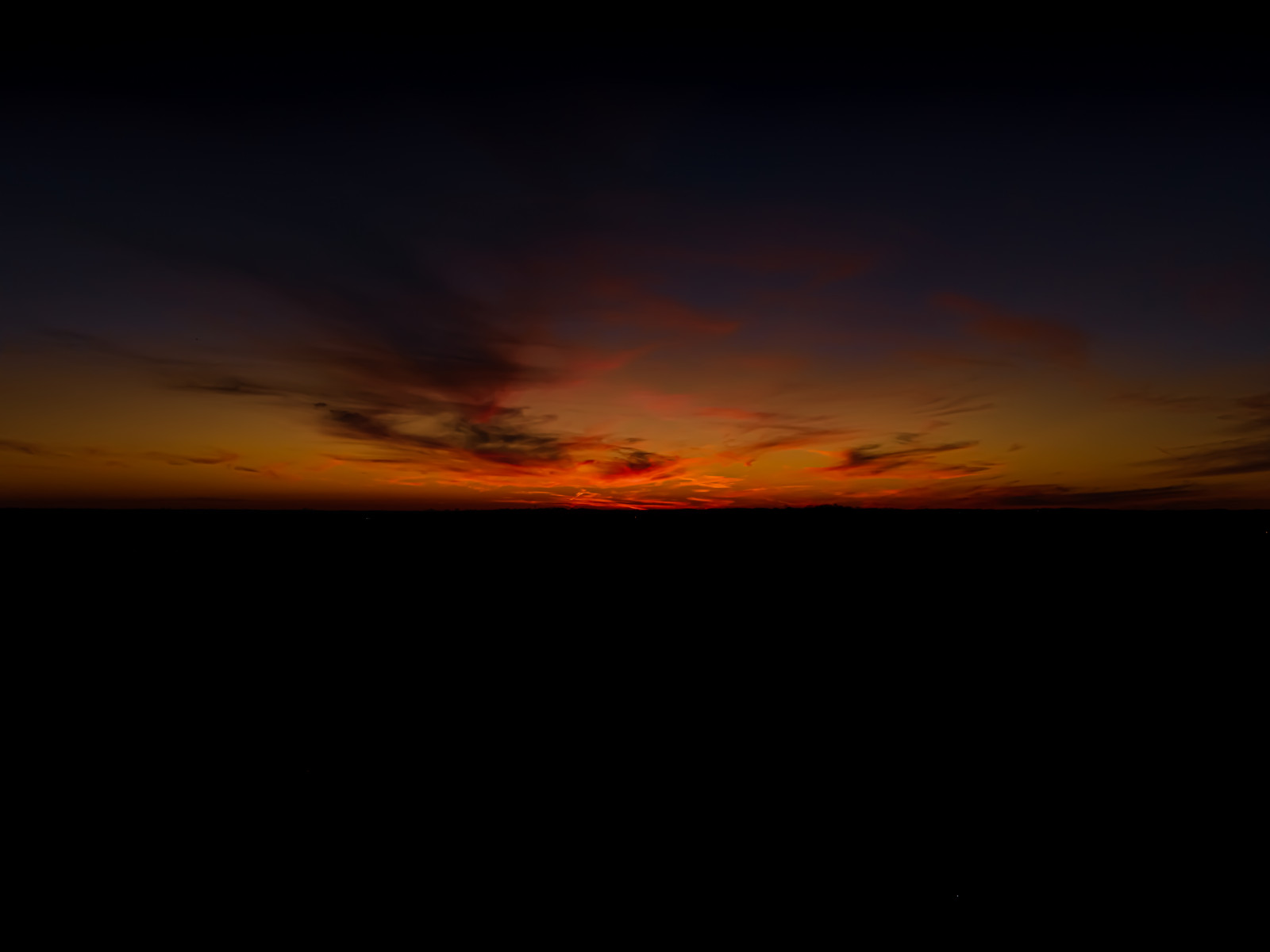 solnedgang, surrealistisk, Mørk baggrund