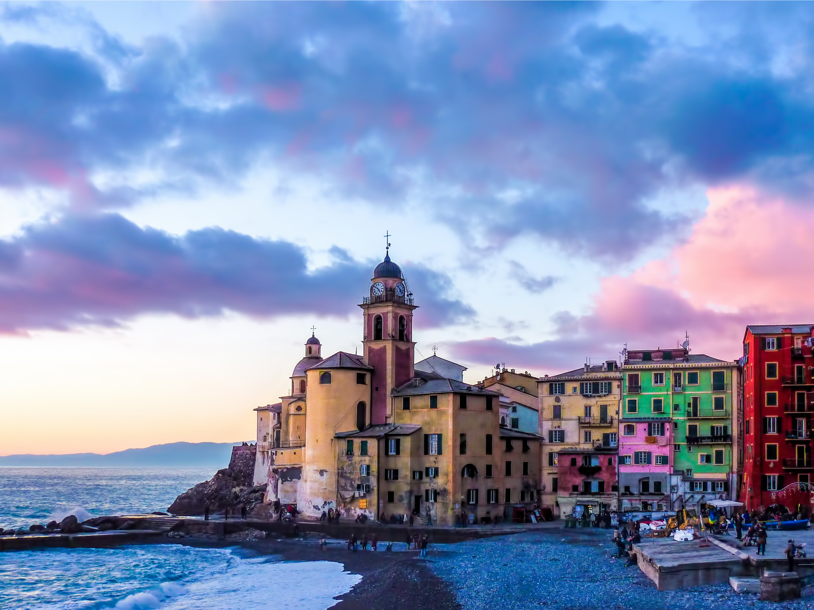 krajina, loď, západ slunce, moře, město, panoráma města, voda, Skála, pobřeží, budova, nebe, kameny, venku, mraky, pláž, řeřavý, svítání, Cestovní ruch, večer, ráno, věž, pobřeží, slunce, horizont, město, skály, kámen, soumrak, denní světlo, sůl, jitřenka, odpoledne, Soumrak, mrak, paprsky, zakalený, západ slunce, záře, počasí, svítání, venkovní, nastavení, oceán, přímořská krajina, pramen, topf50, sunray, svítání, raysoflight, paprsek světla, mořský břeh, Vycházející slunce, shinig