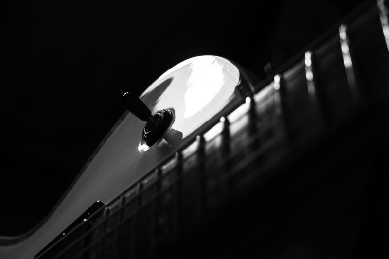 malam,gitar,putih,hitam,satu warna,langit